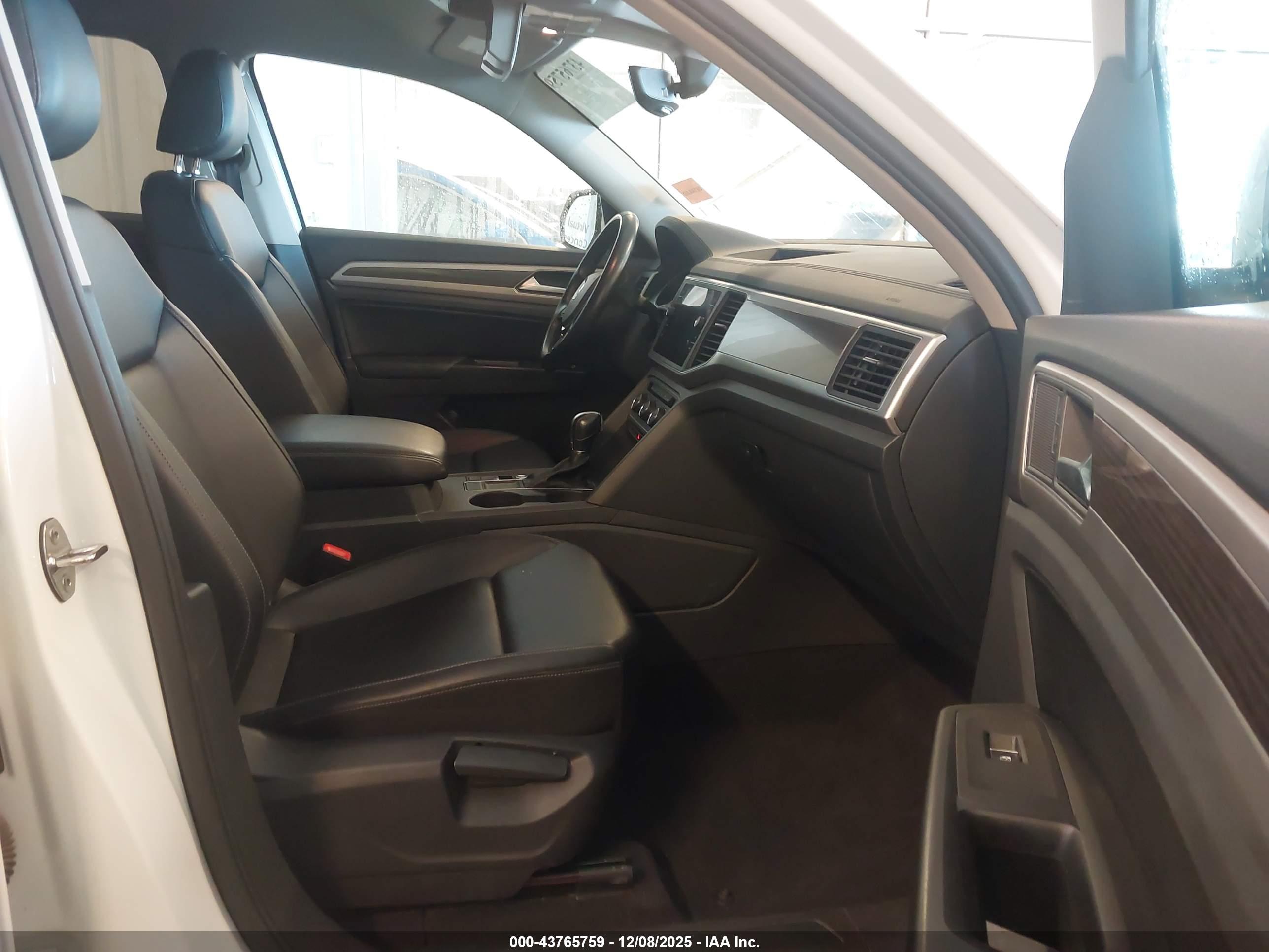 VOLKSWAGEN ATLAS image 5