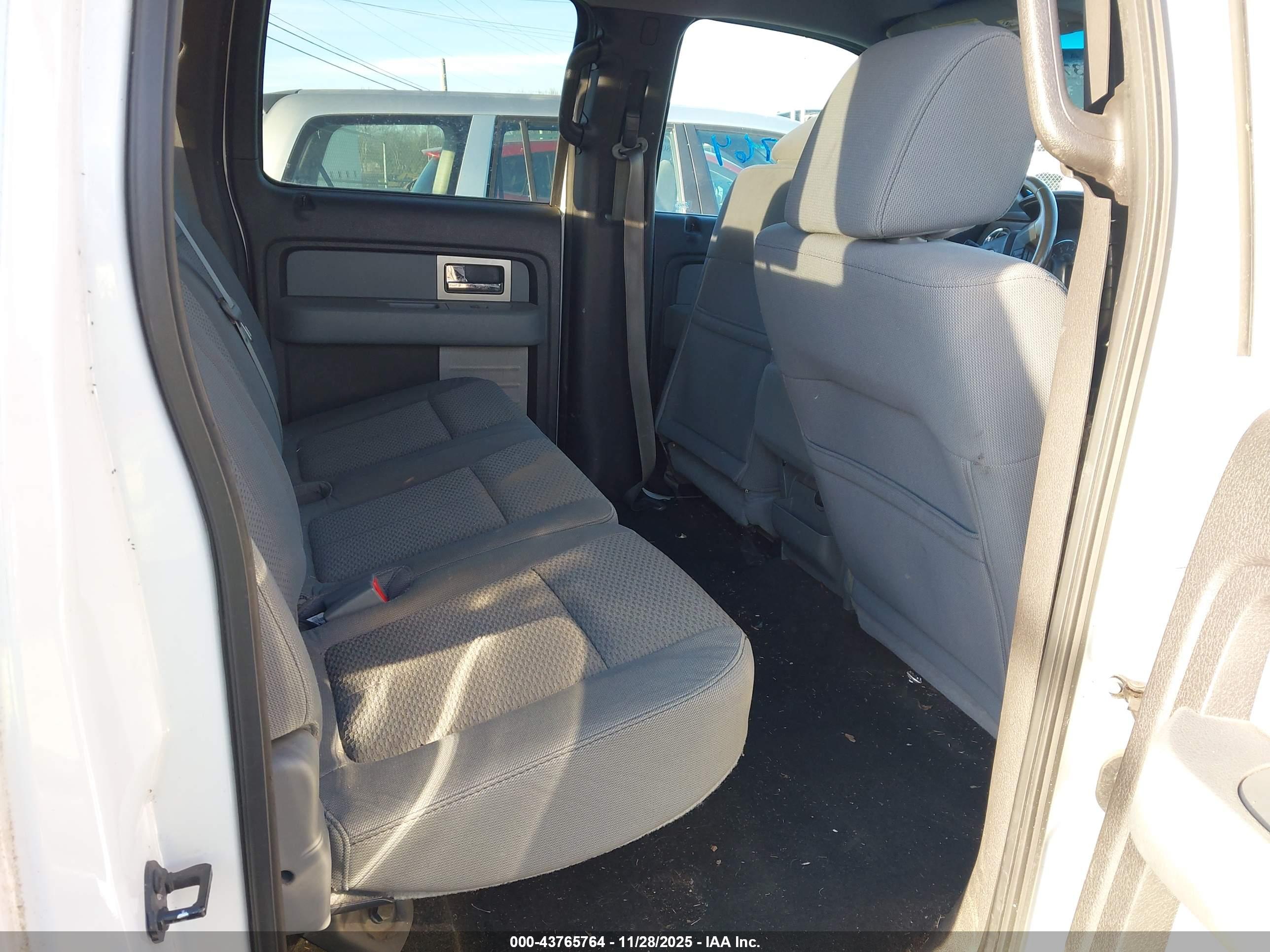 FORD F-150 image 8