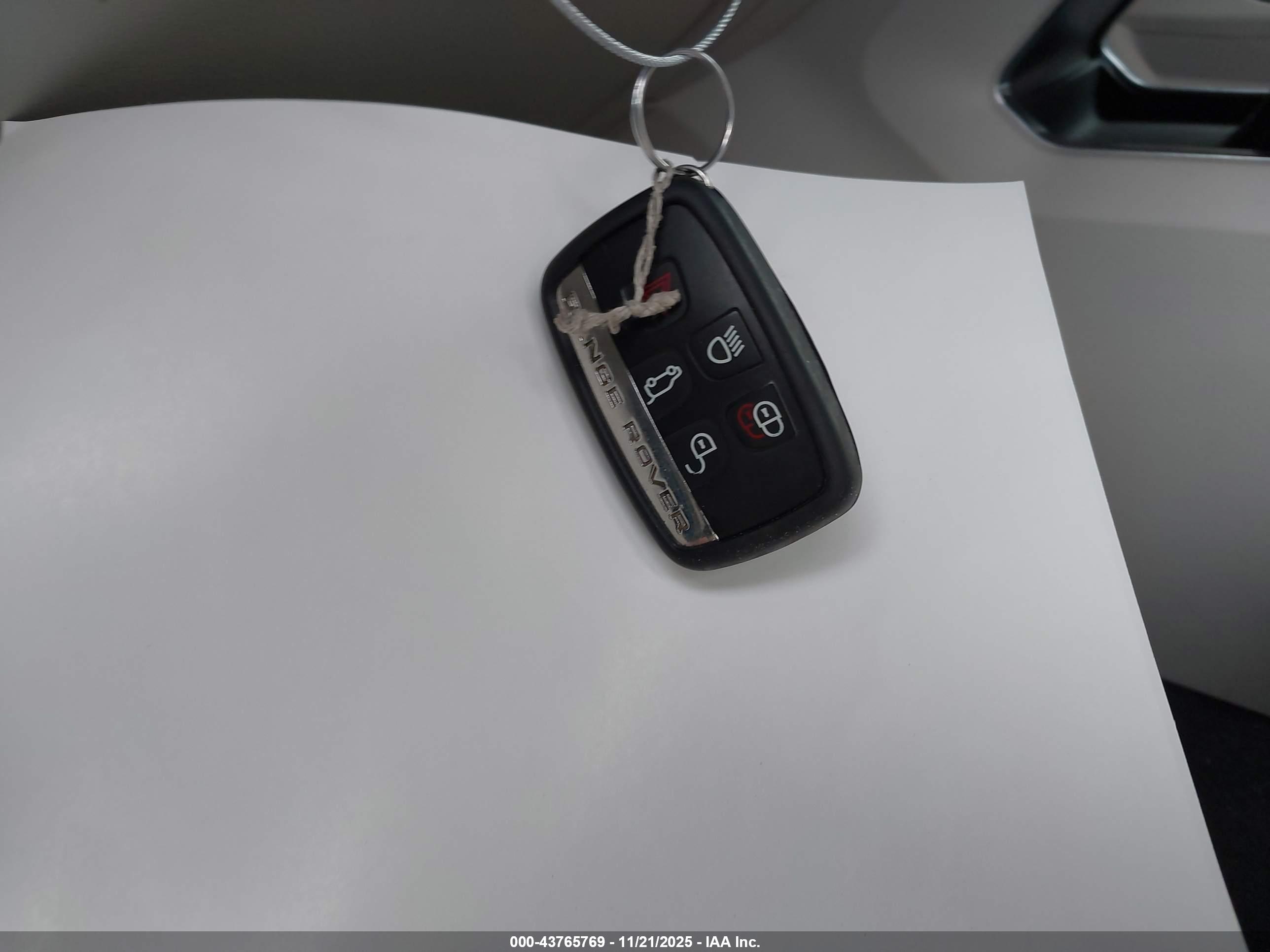 LAND ROVER image 11