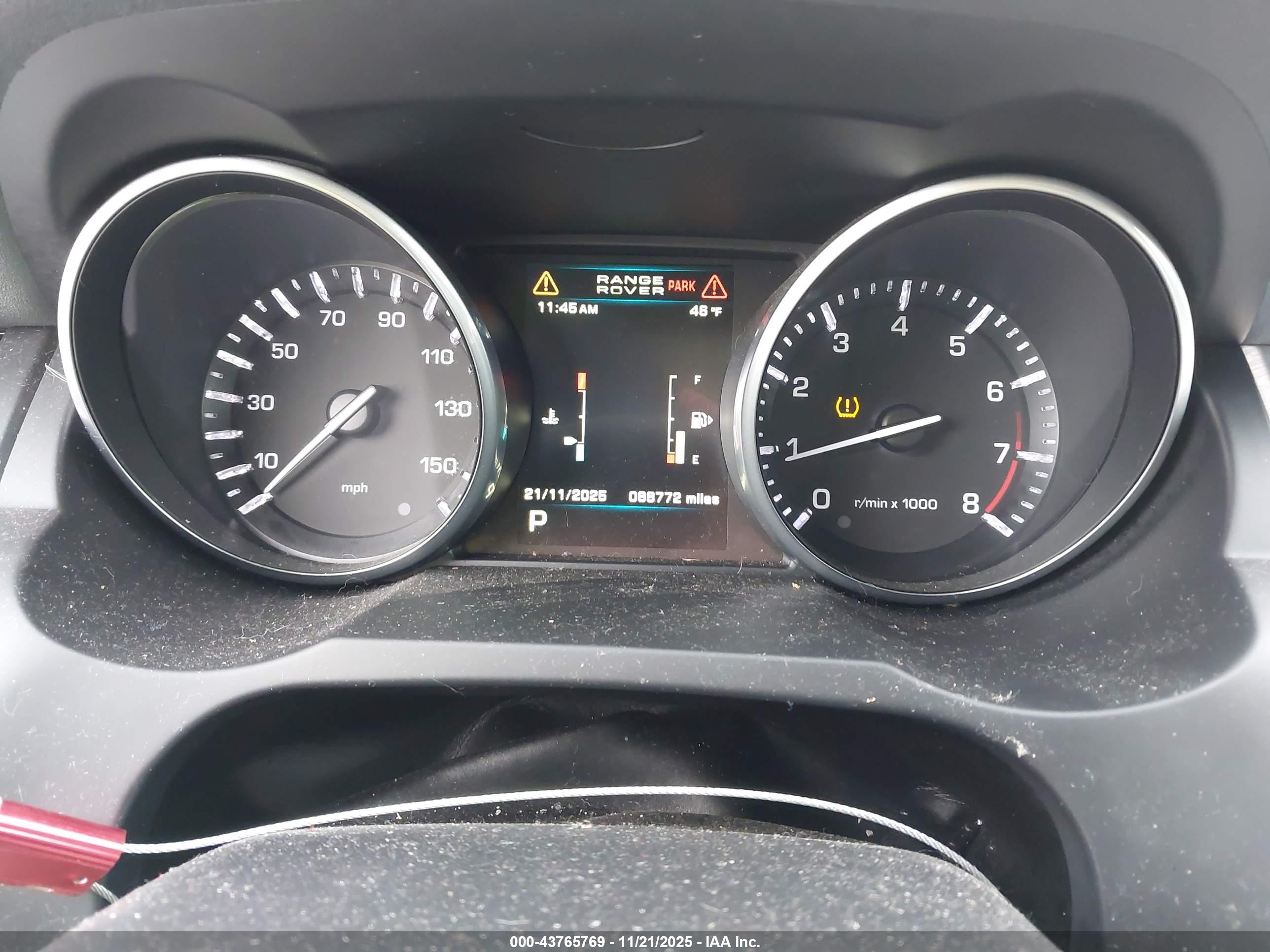 LAND ROVER image 7