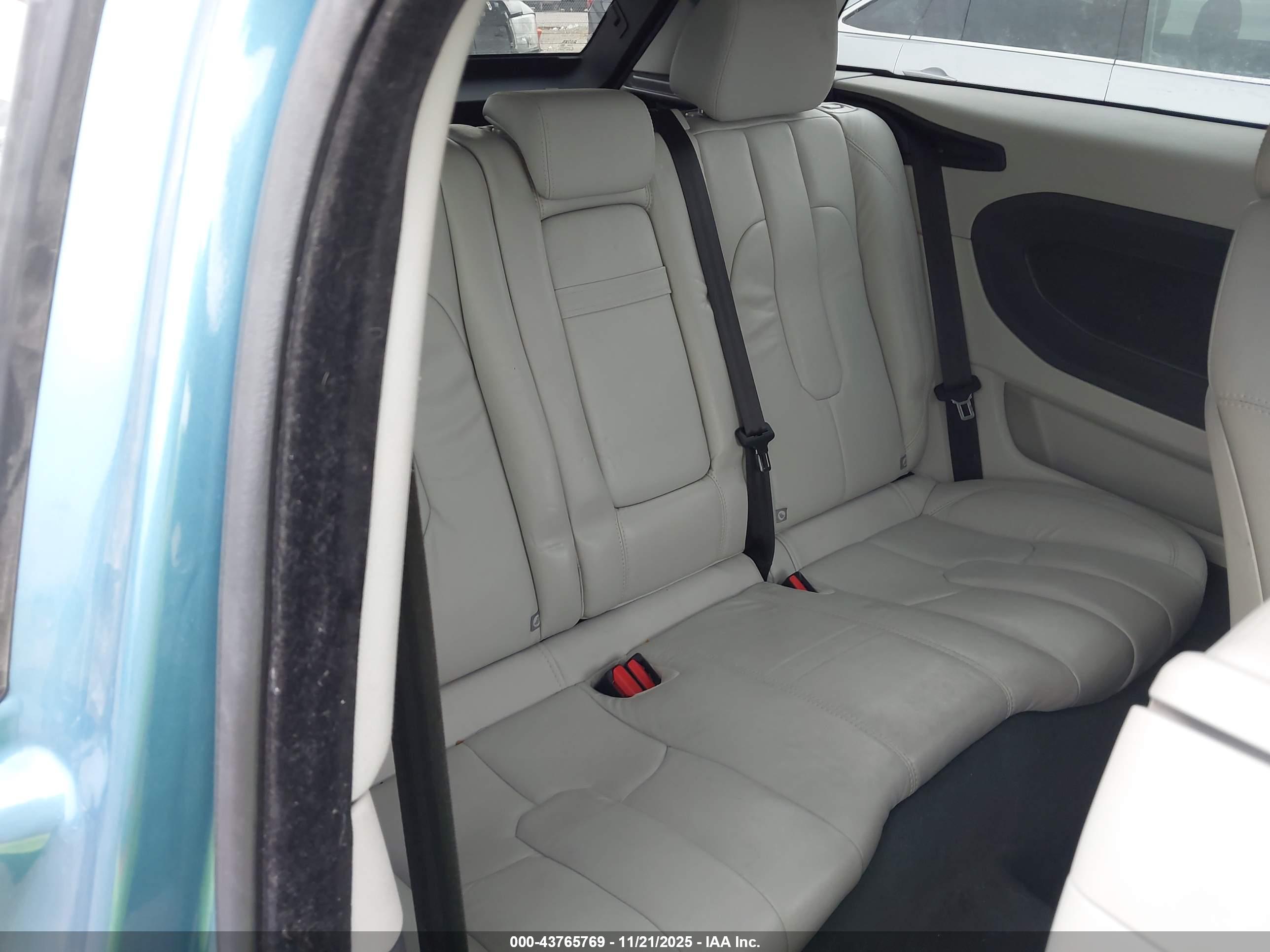 LAND ROVER image 8