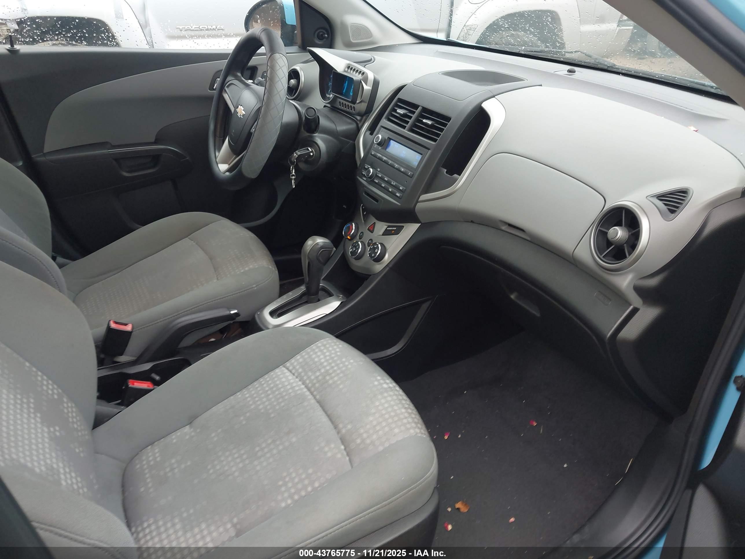 CHEVROLET SONIC image 5