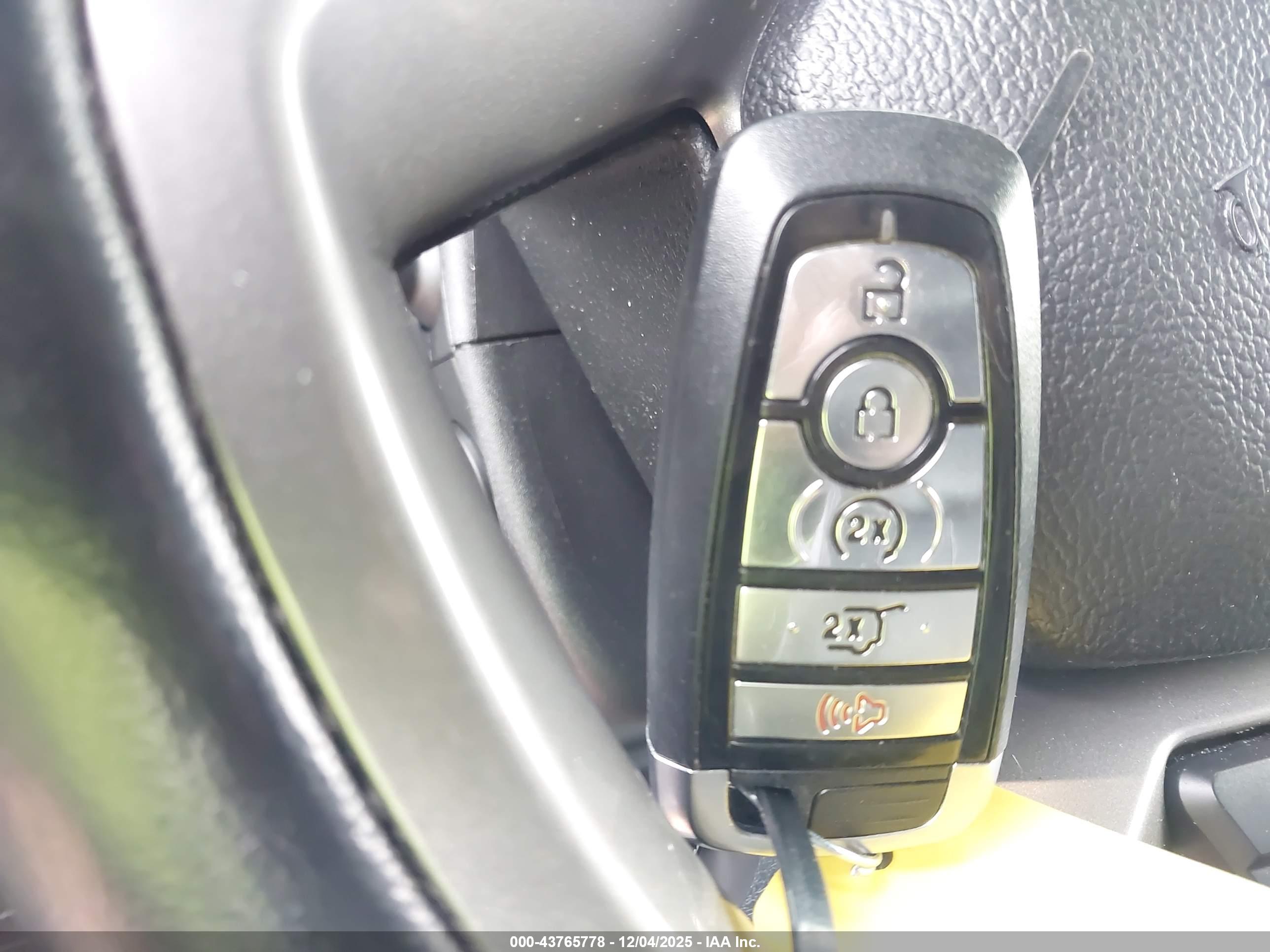 FORD EXPEDITION image 11