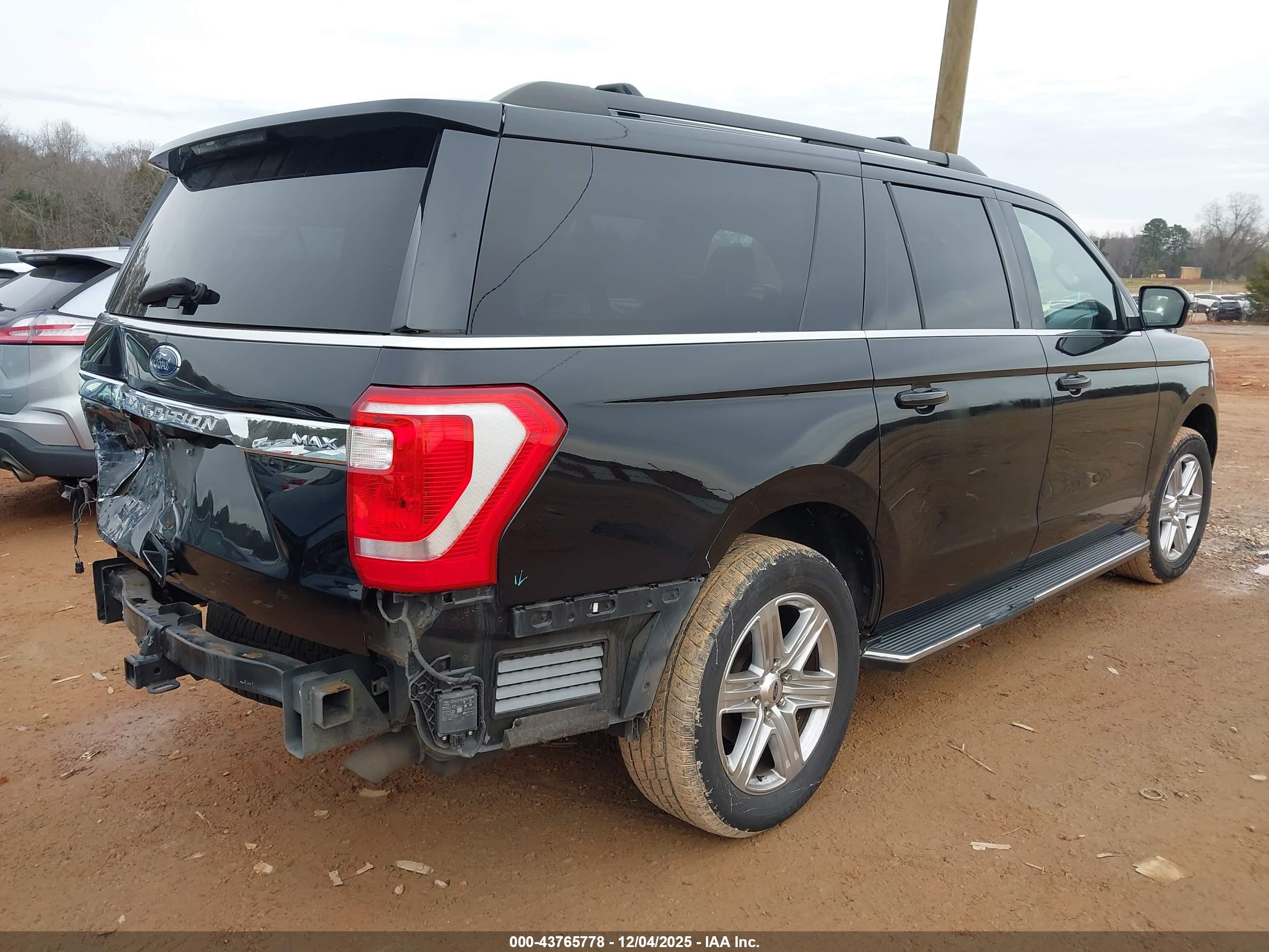 FORD EXPEDITION image 4