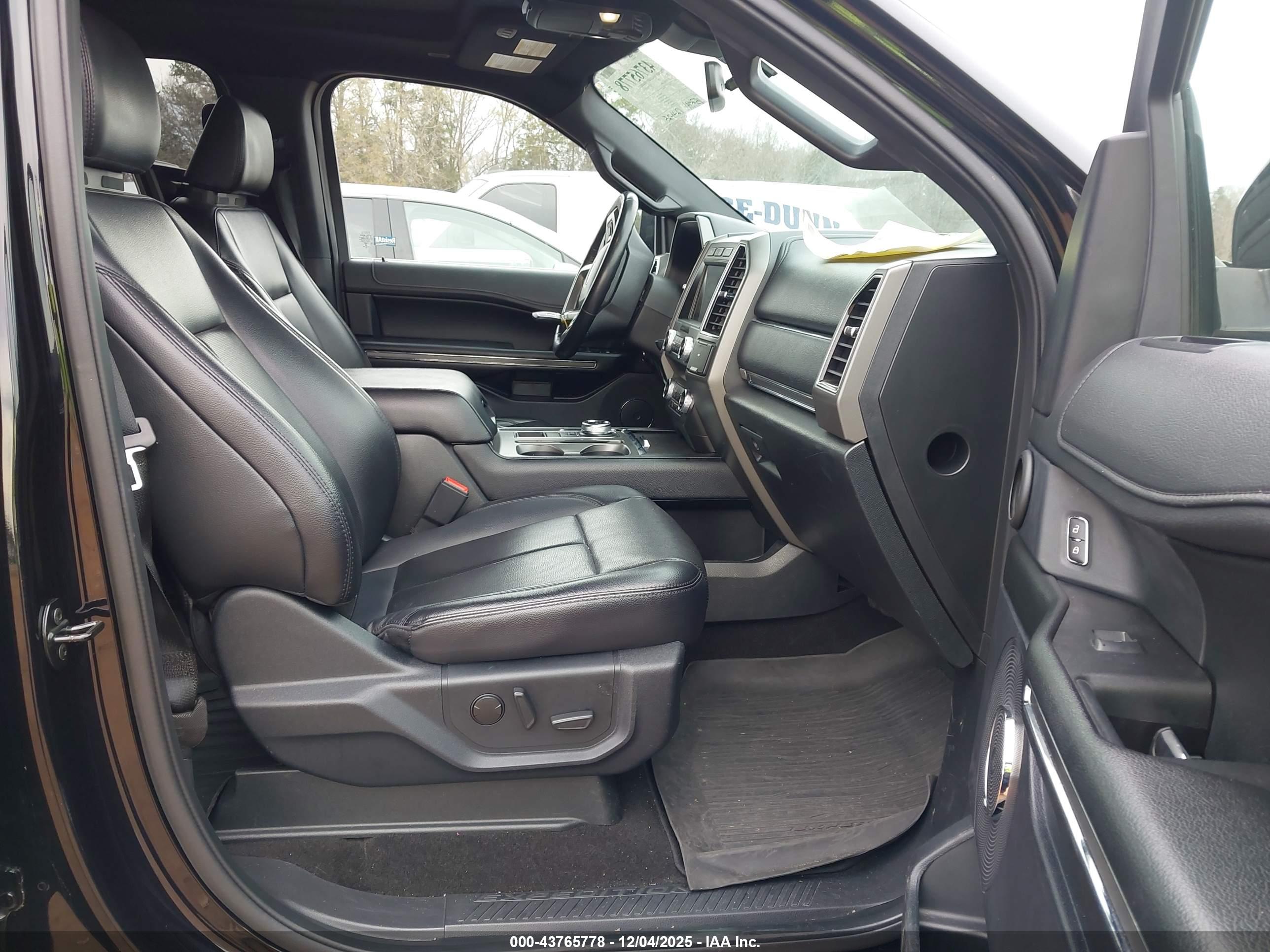 FORD EXPEDITION image 5