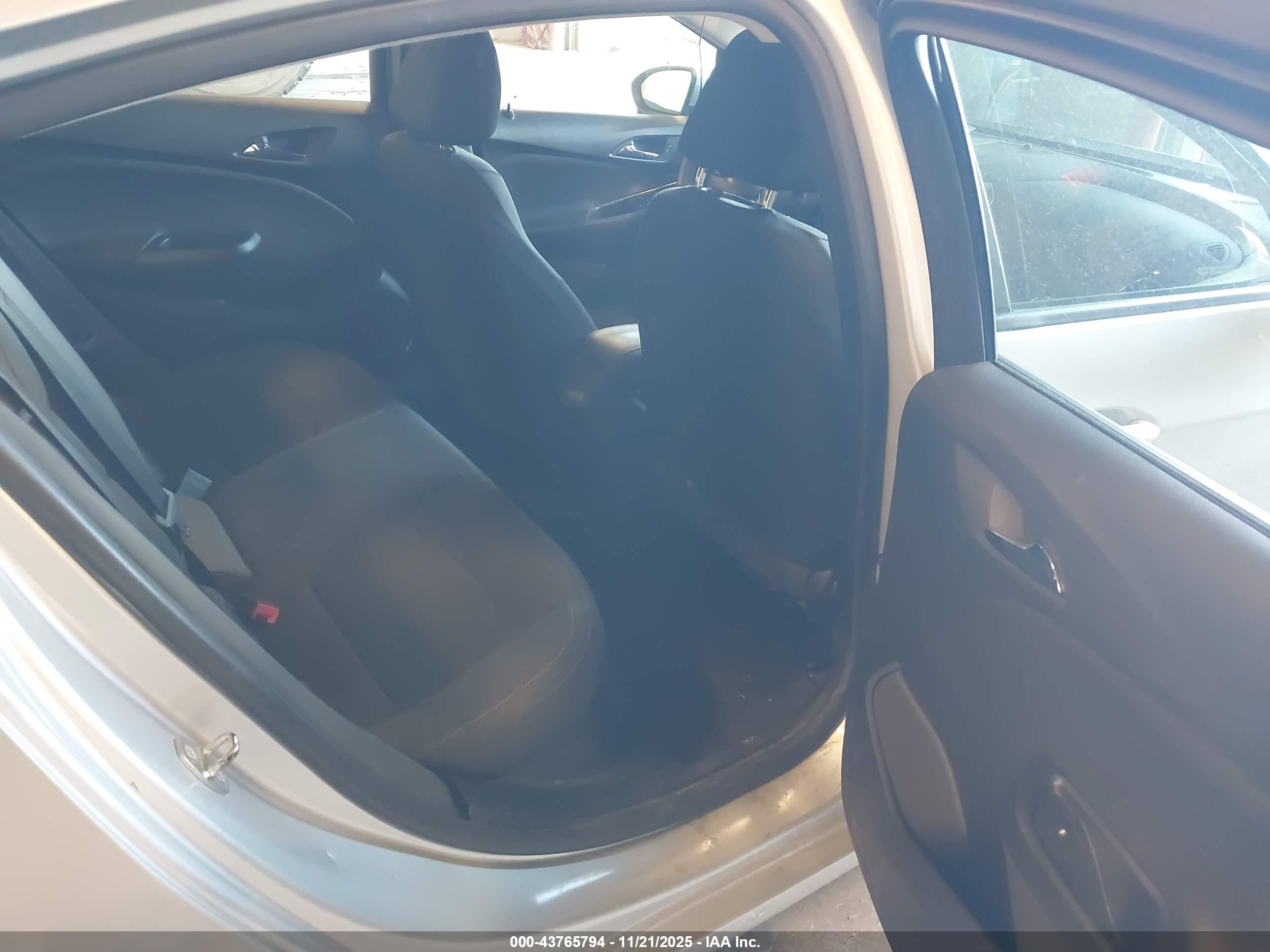 CHEVROLET CRUZE image 8
