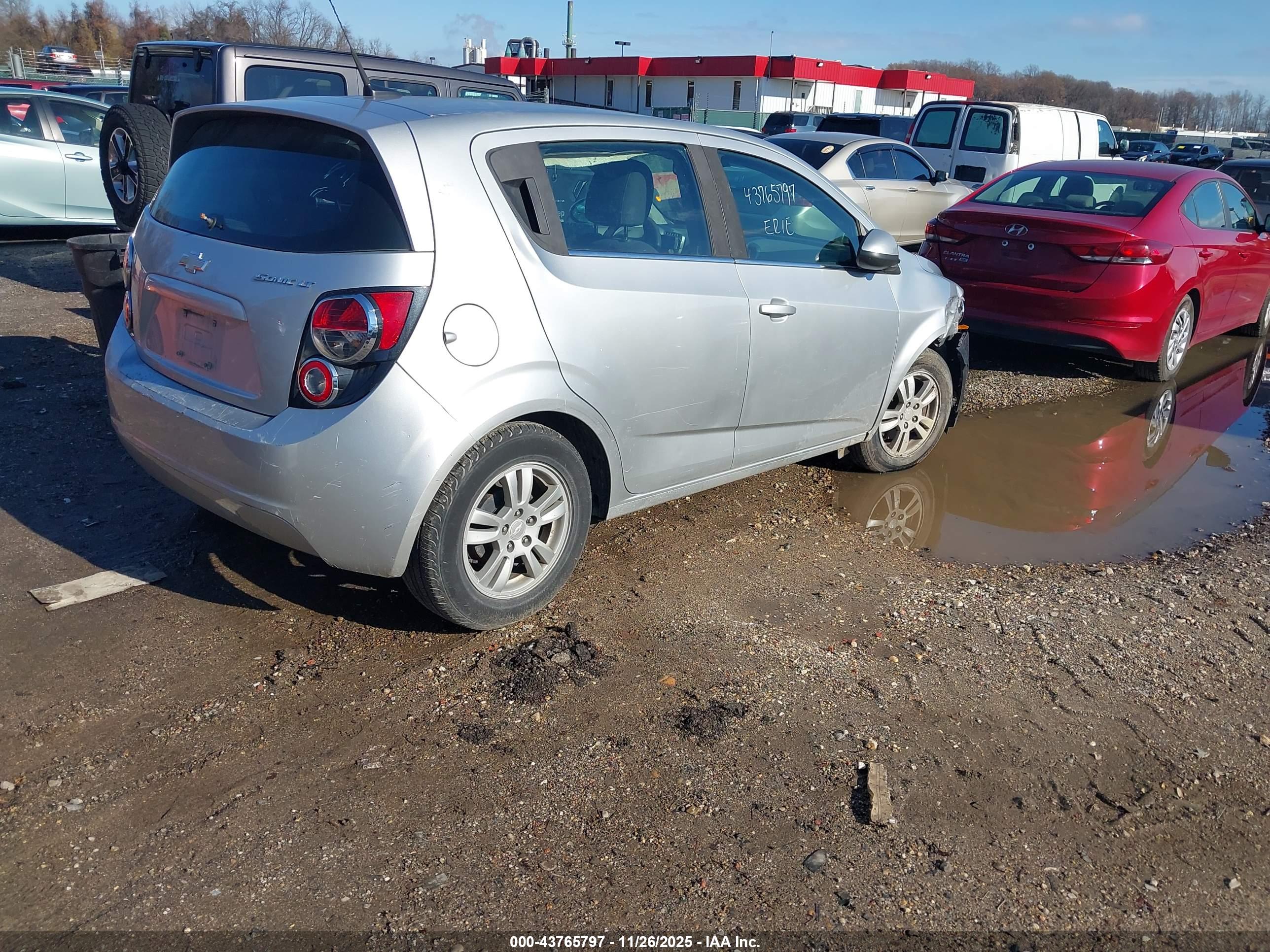 CHEVROLET SONIC image 4