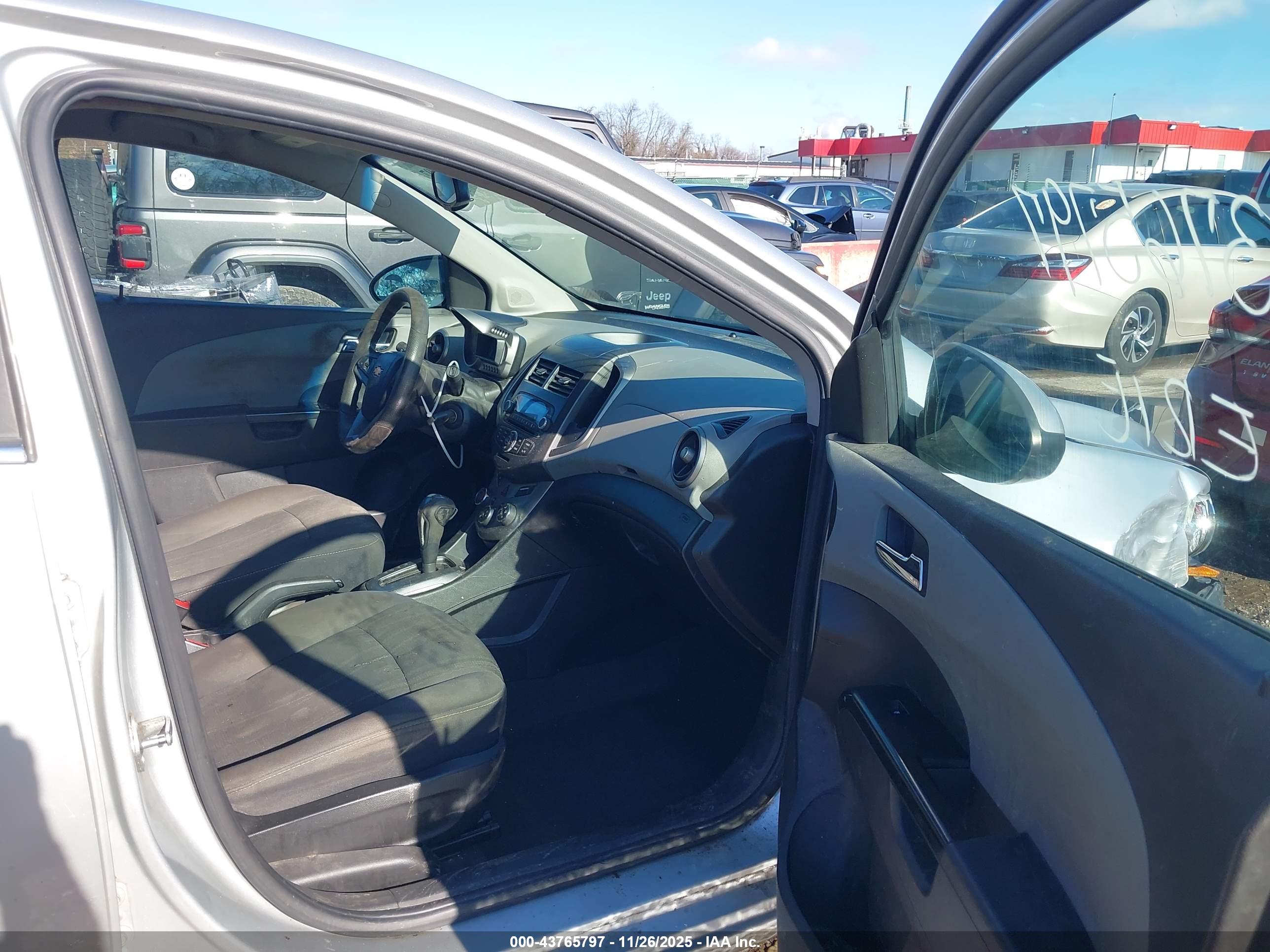 CHEVROLET SONIC image 5