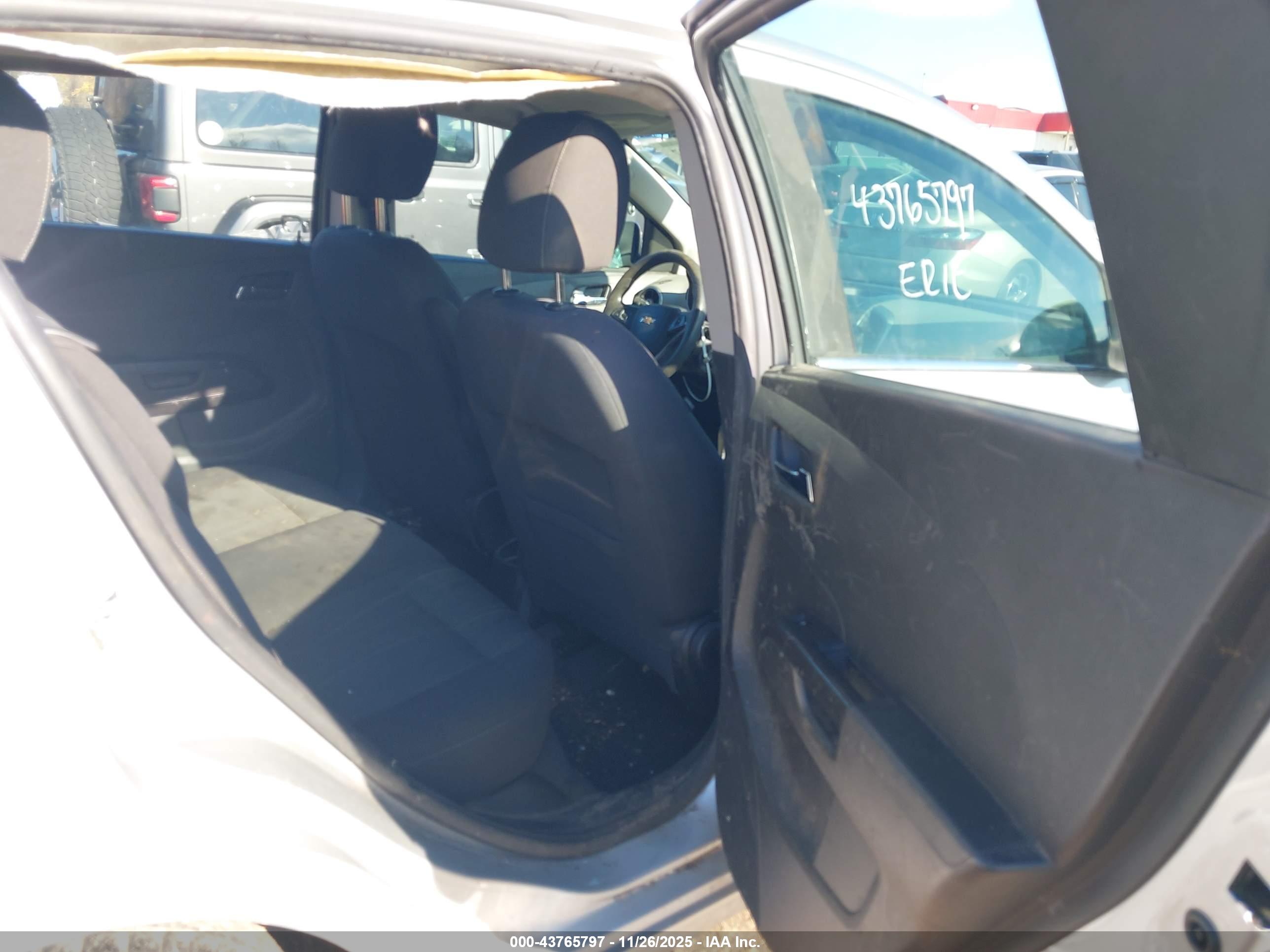 CHEVROLET SONIC image 8