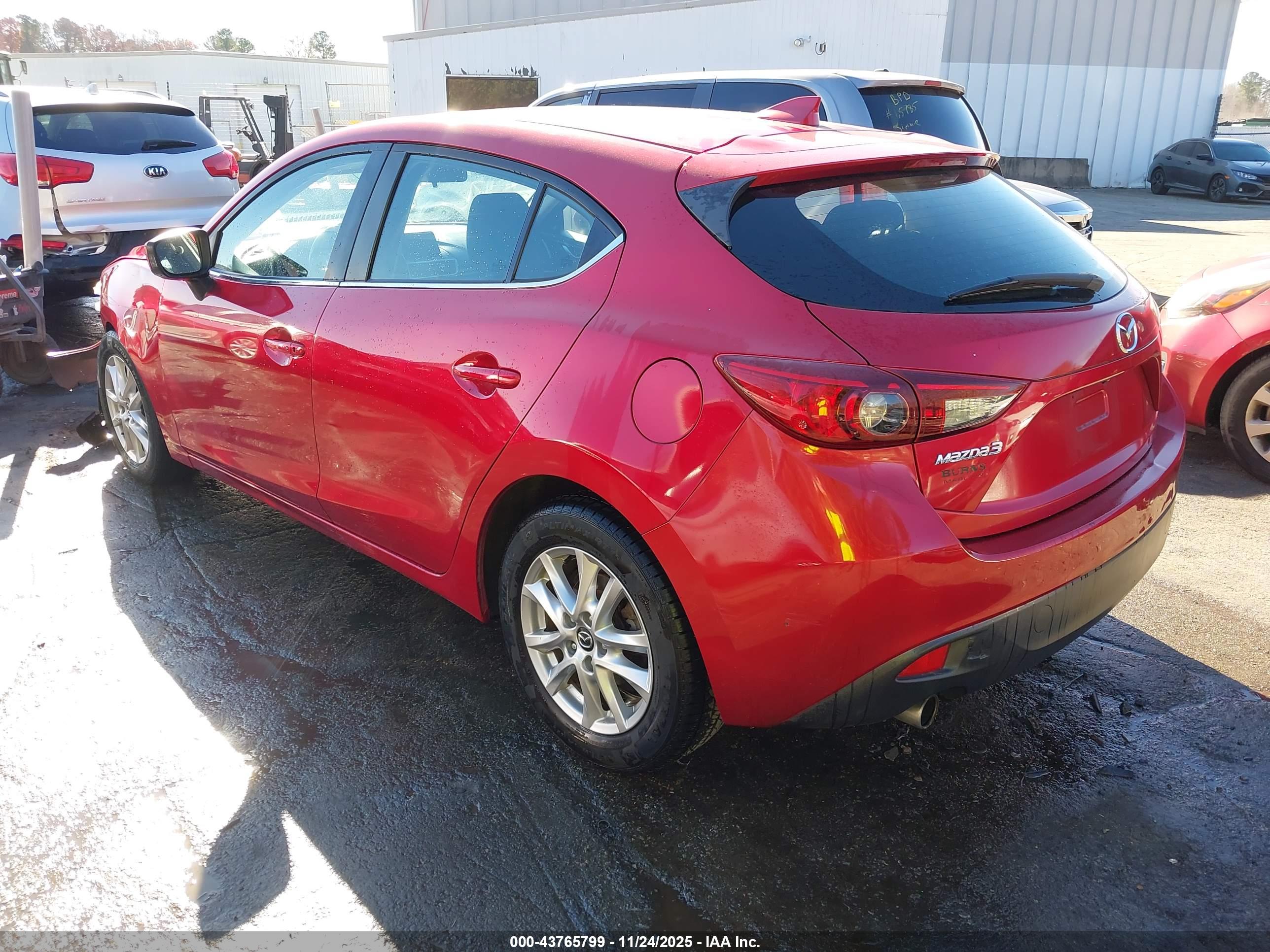 MAZDA MAZDA3 image 3