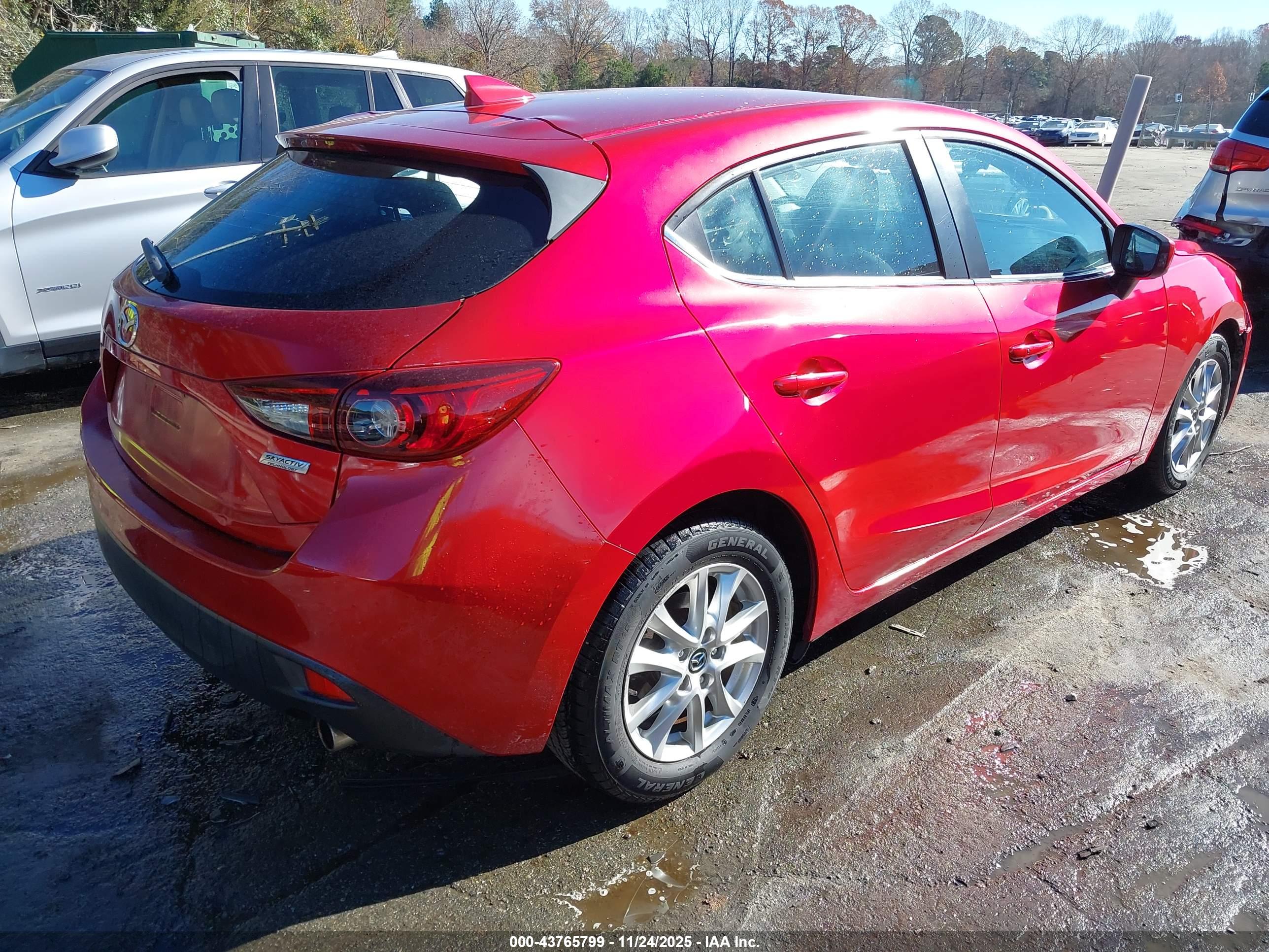 MAZDA MAZDA3 image 4