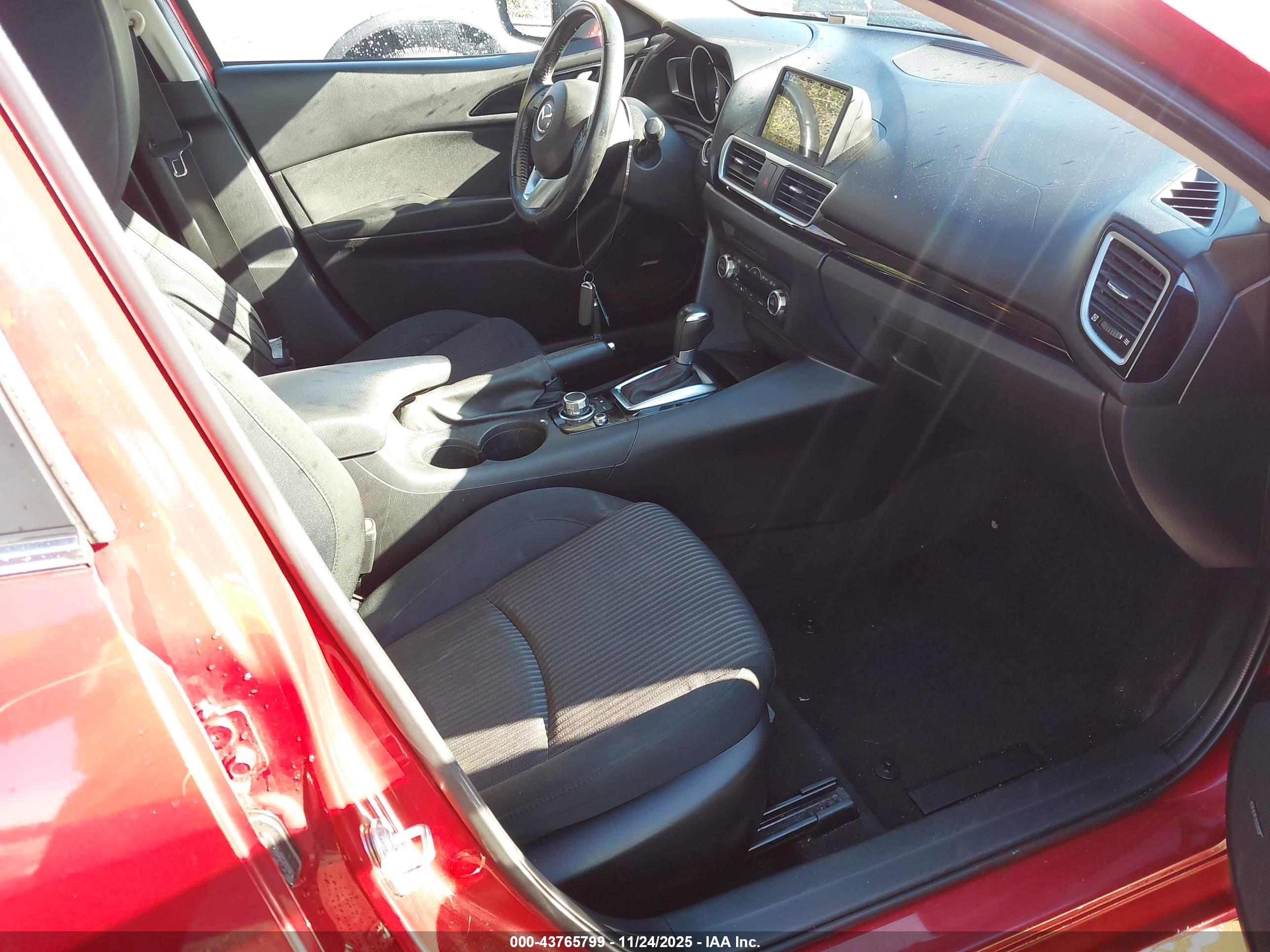 MAZDA MAZDA3 image 5
