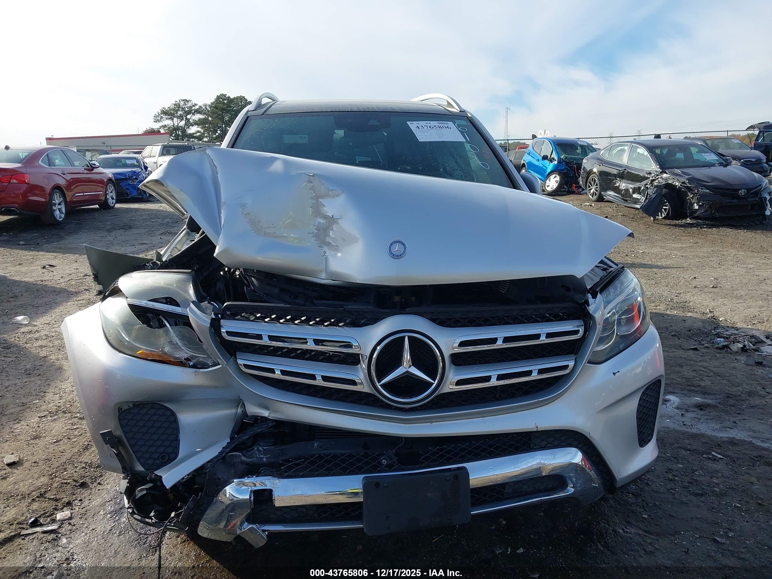 MERCEDES-BENZ GLS image 6
