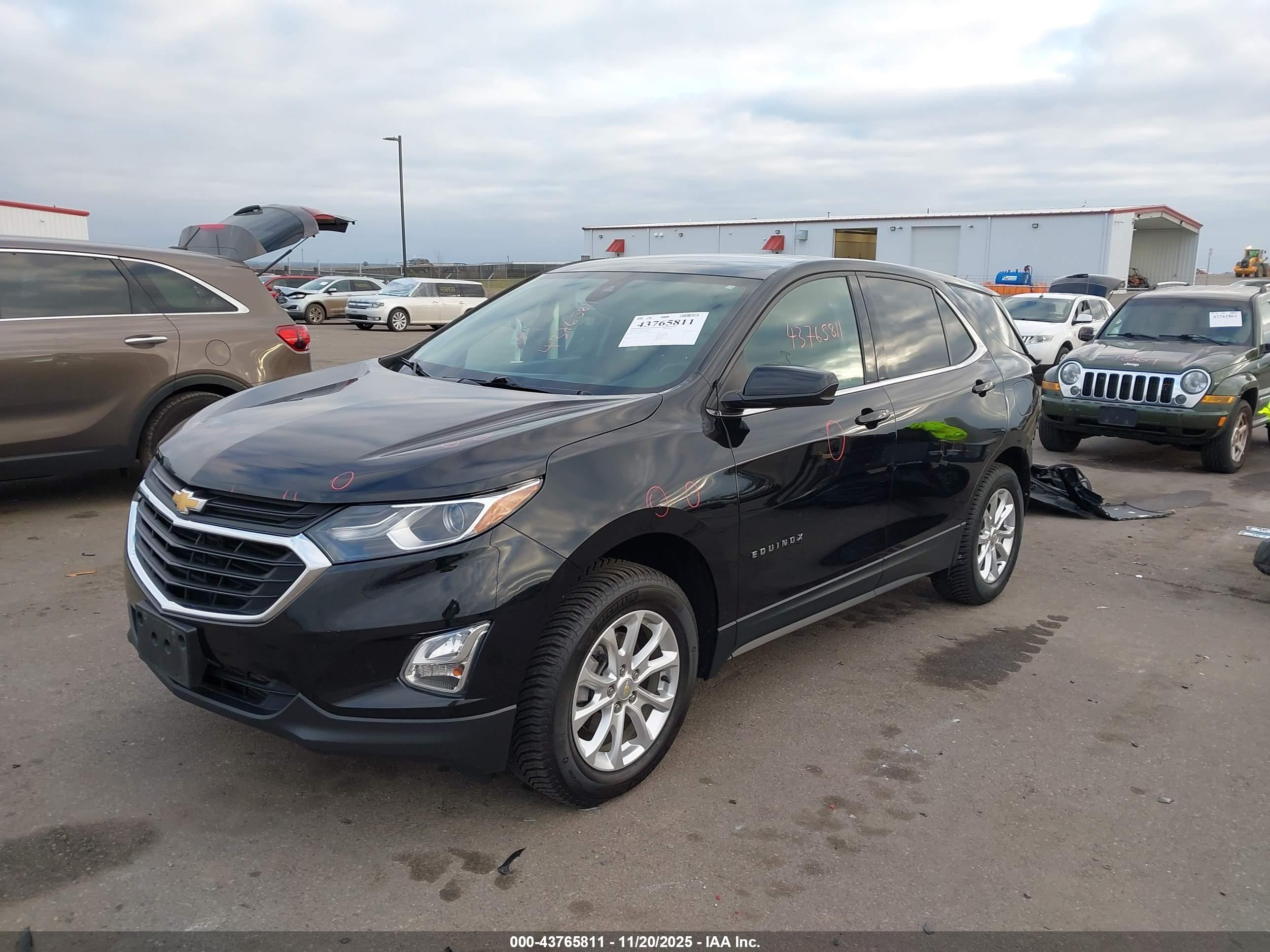 CHEVROLET EQUINOX image 2