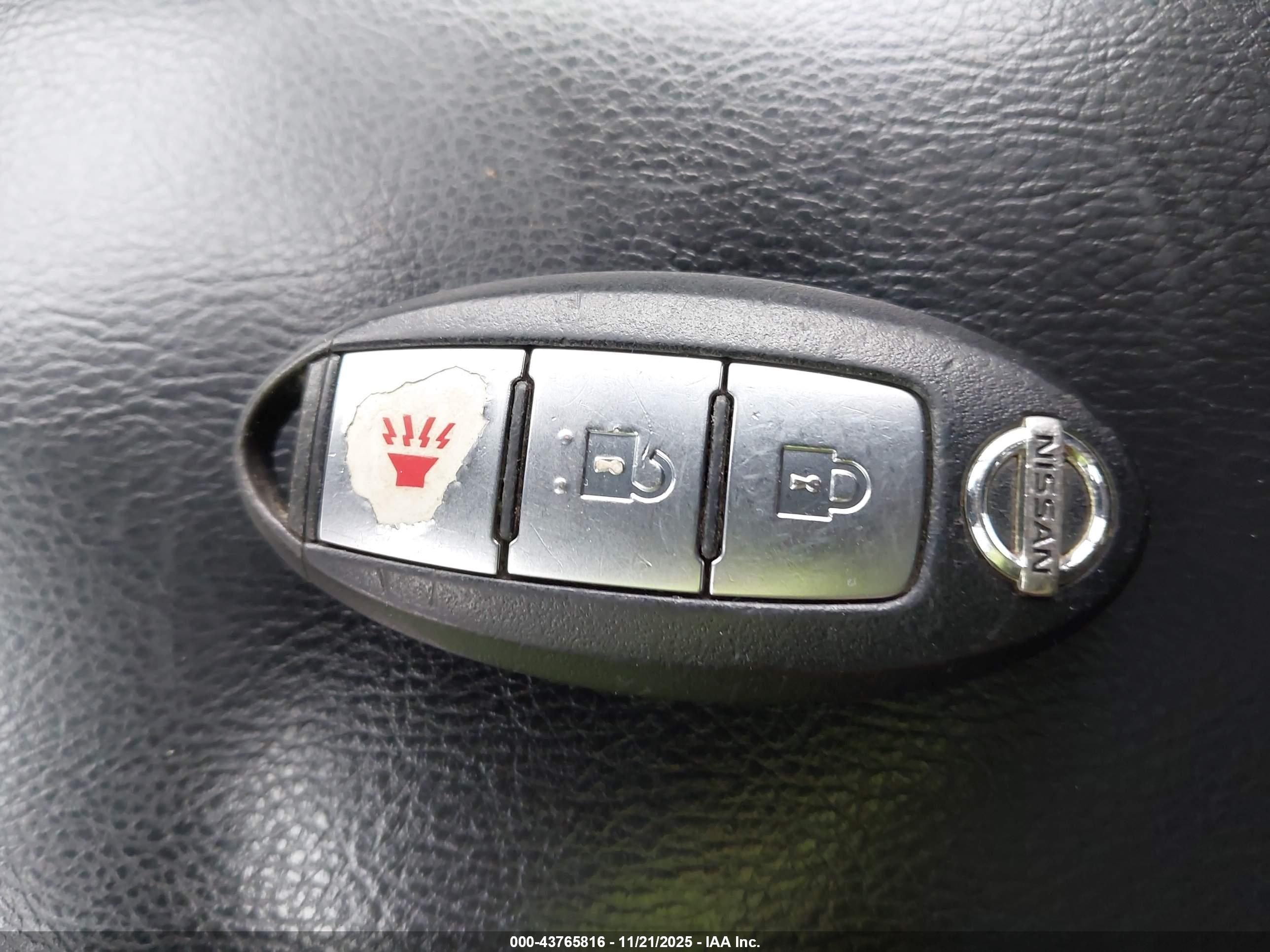 NISSAN ROGUE image 11
