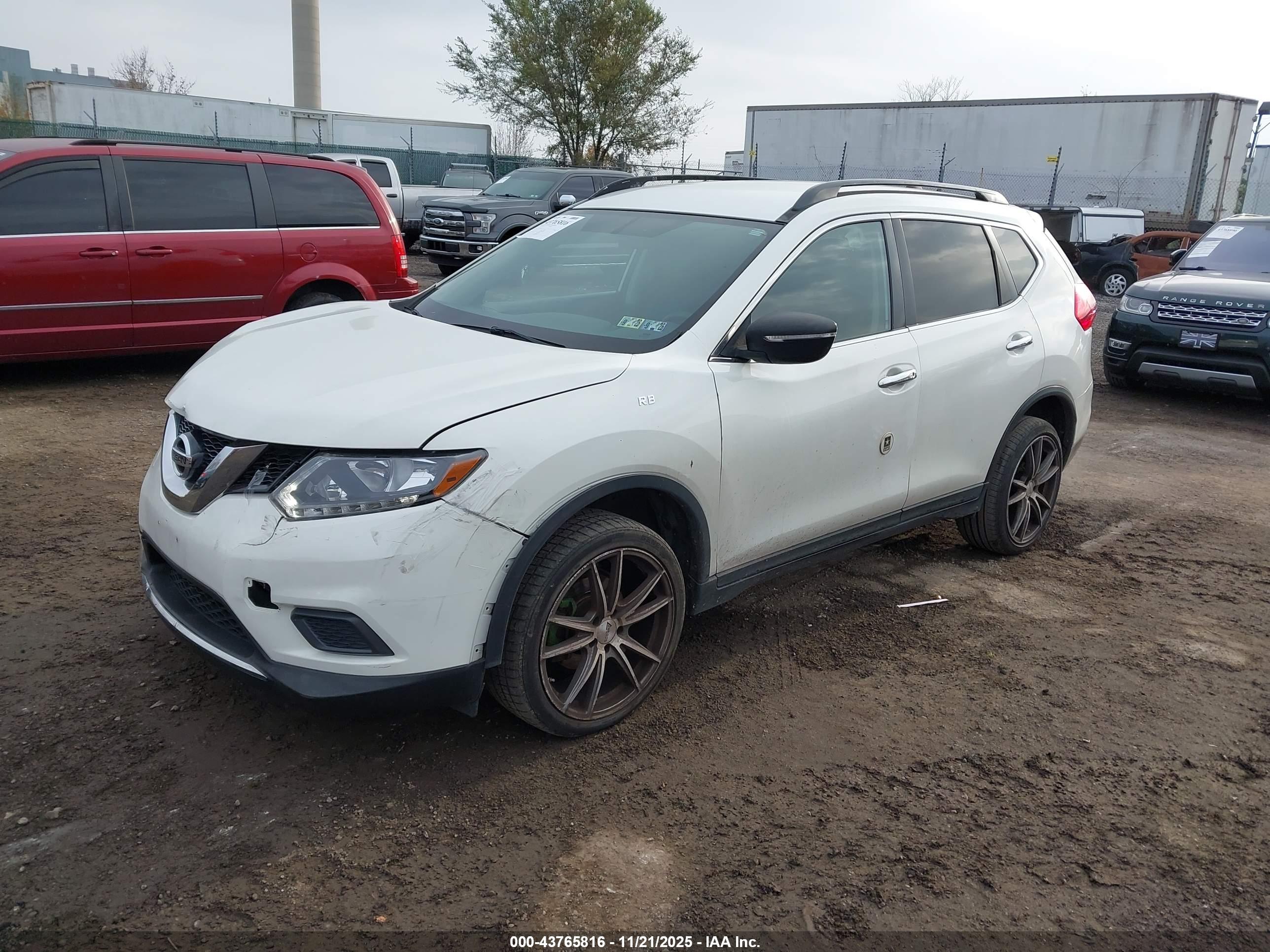 NISSAN ROGUE image 2