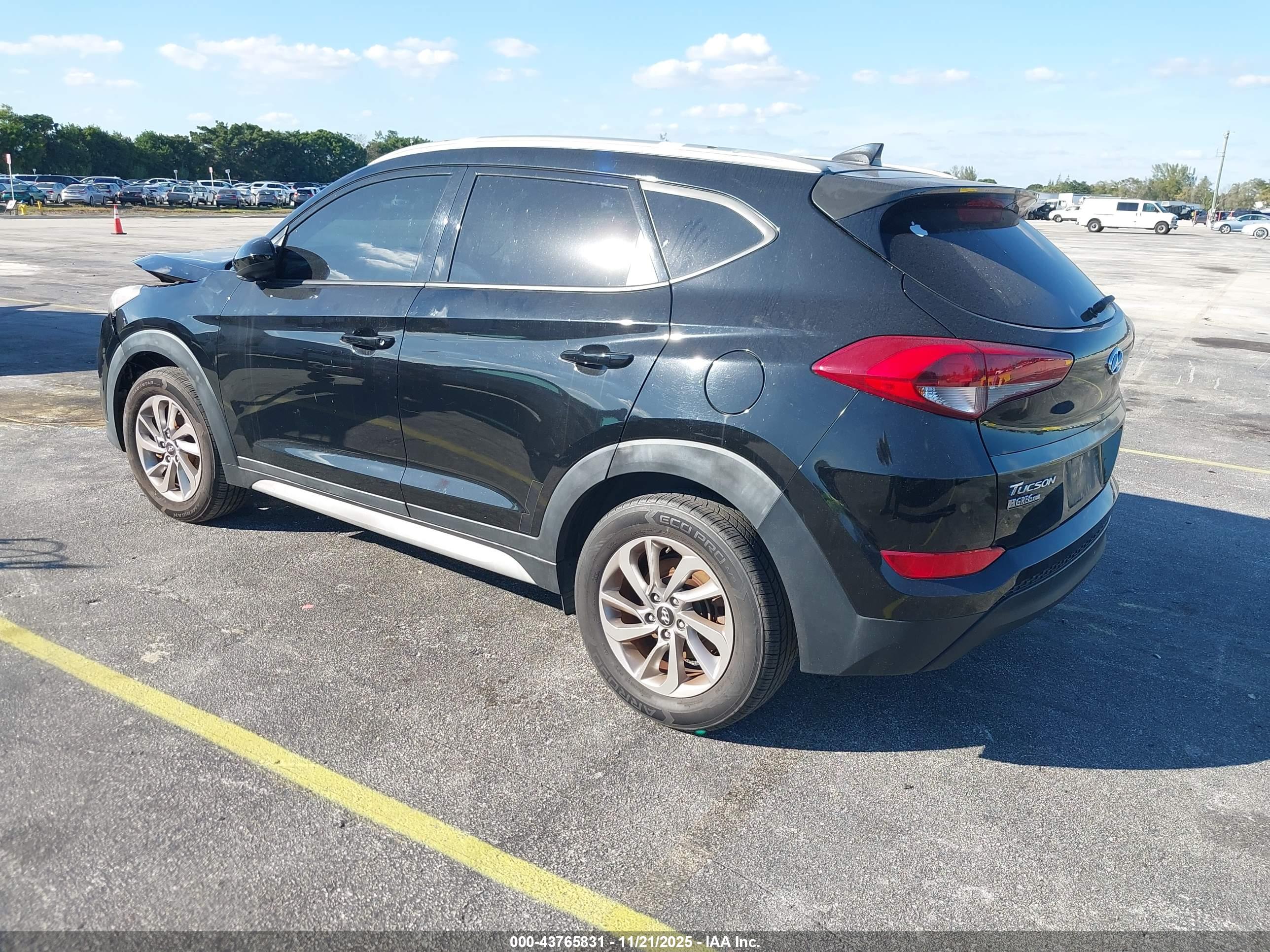 HYUNDAI TUCSON image 3
