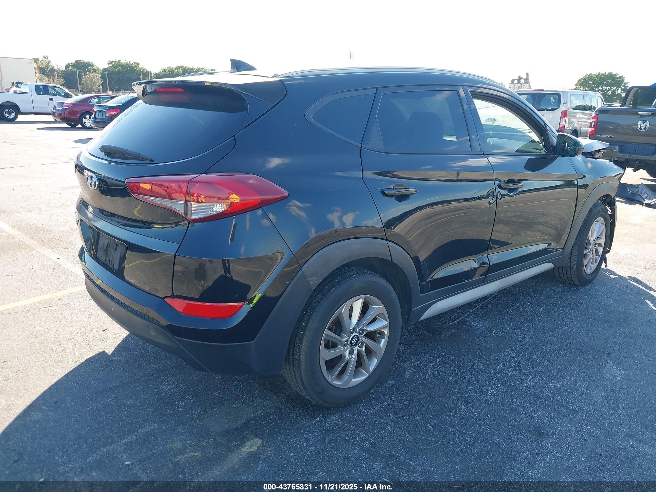 HYUNDAI TUCSON image 4
