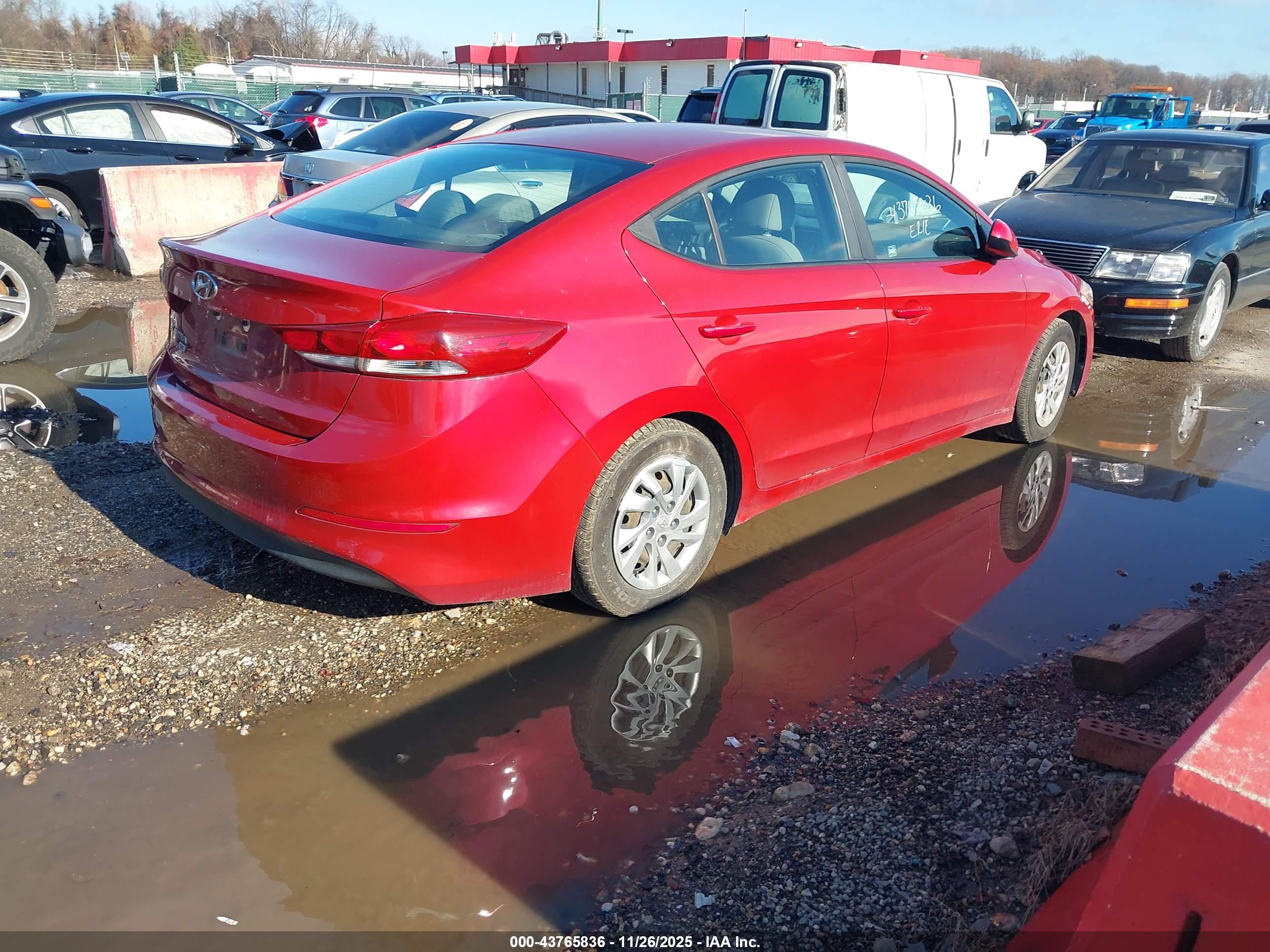 HYUNDAI ELANTRA image 4