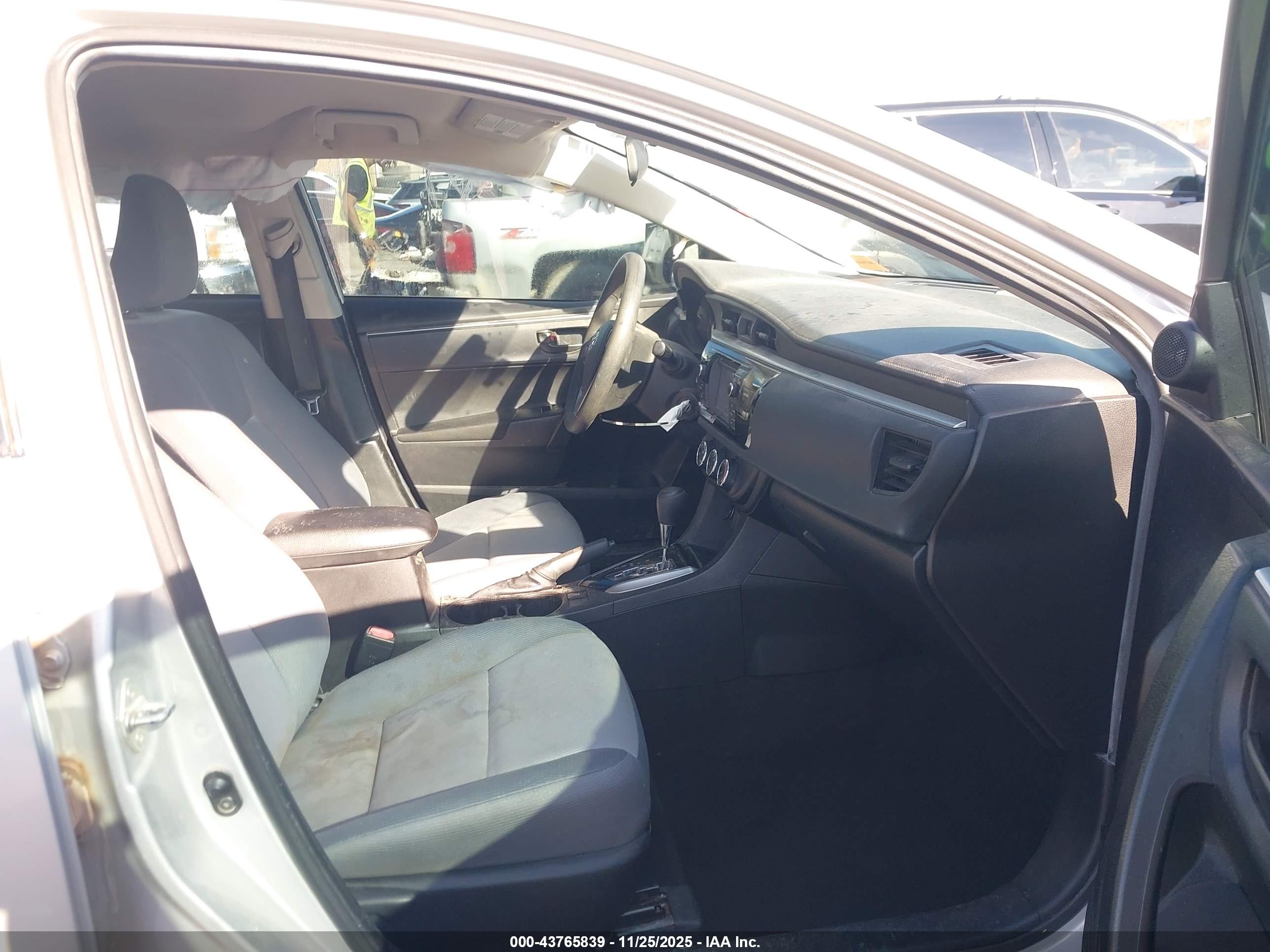 TOYOTA COROLLA image 5