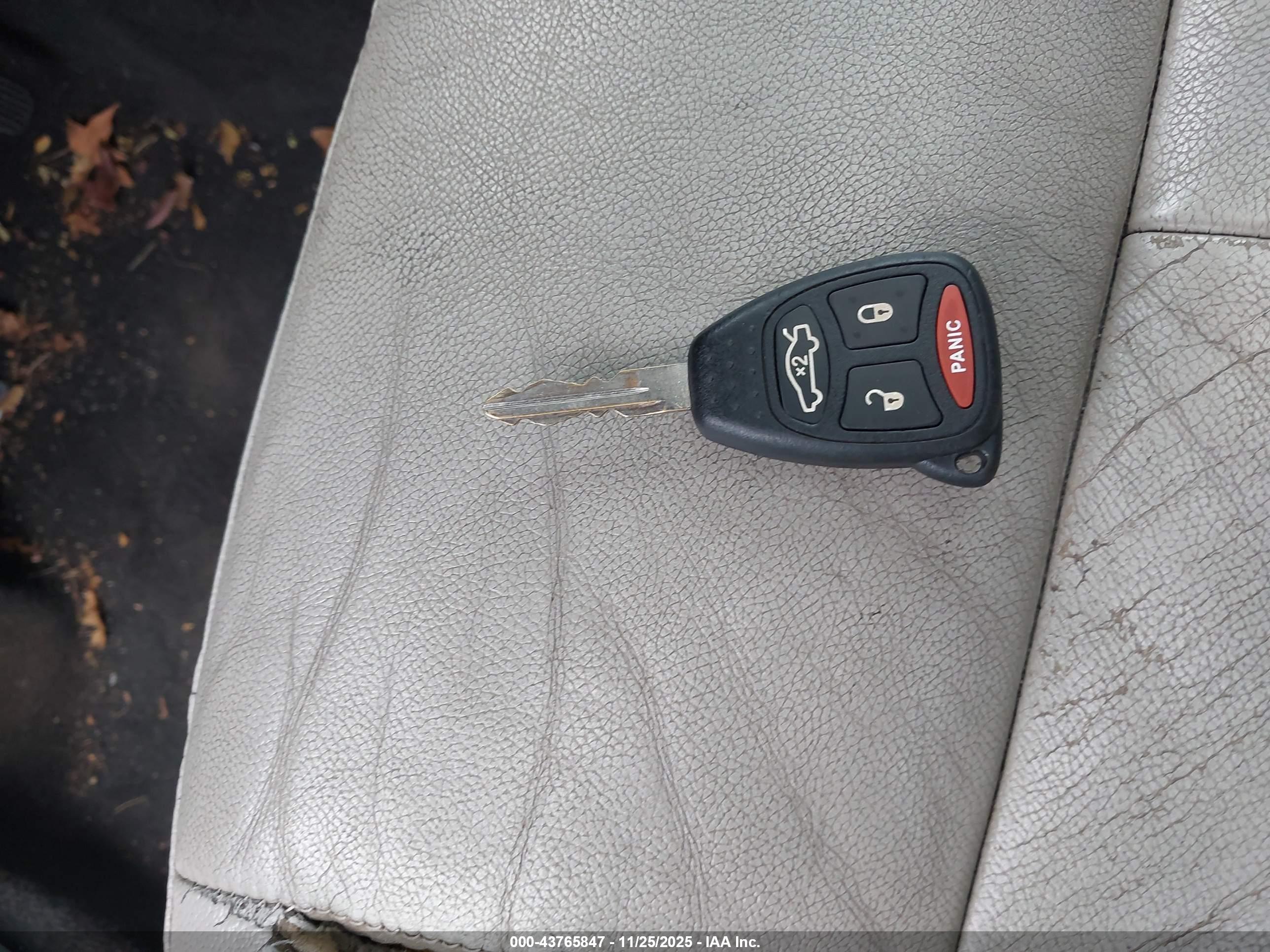 CHRYSLER 300 image 11