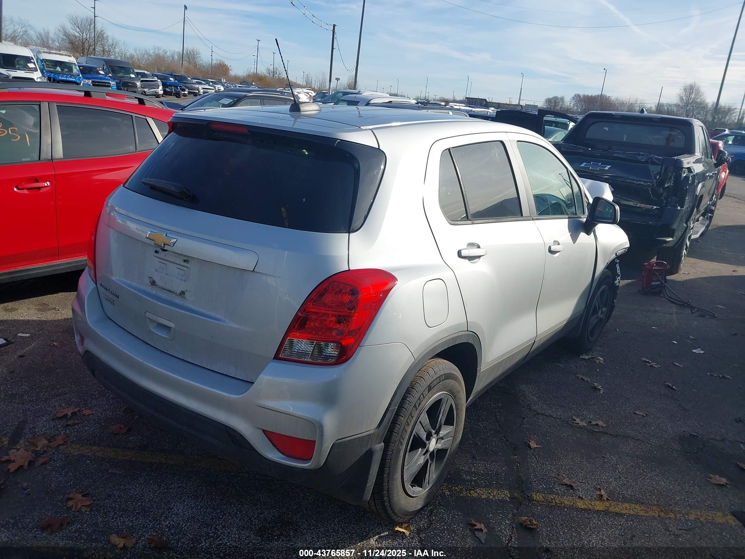 CHEVROLET TRAX image 4