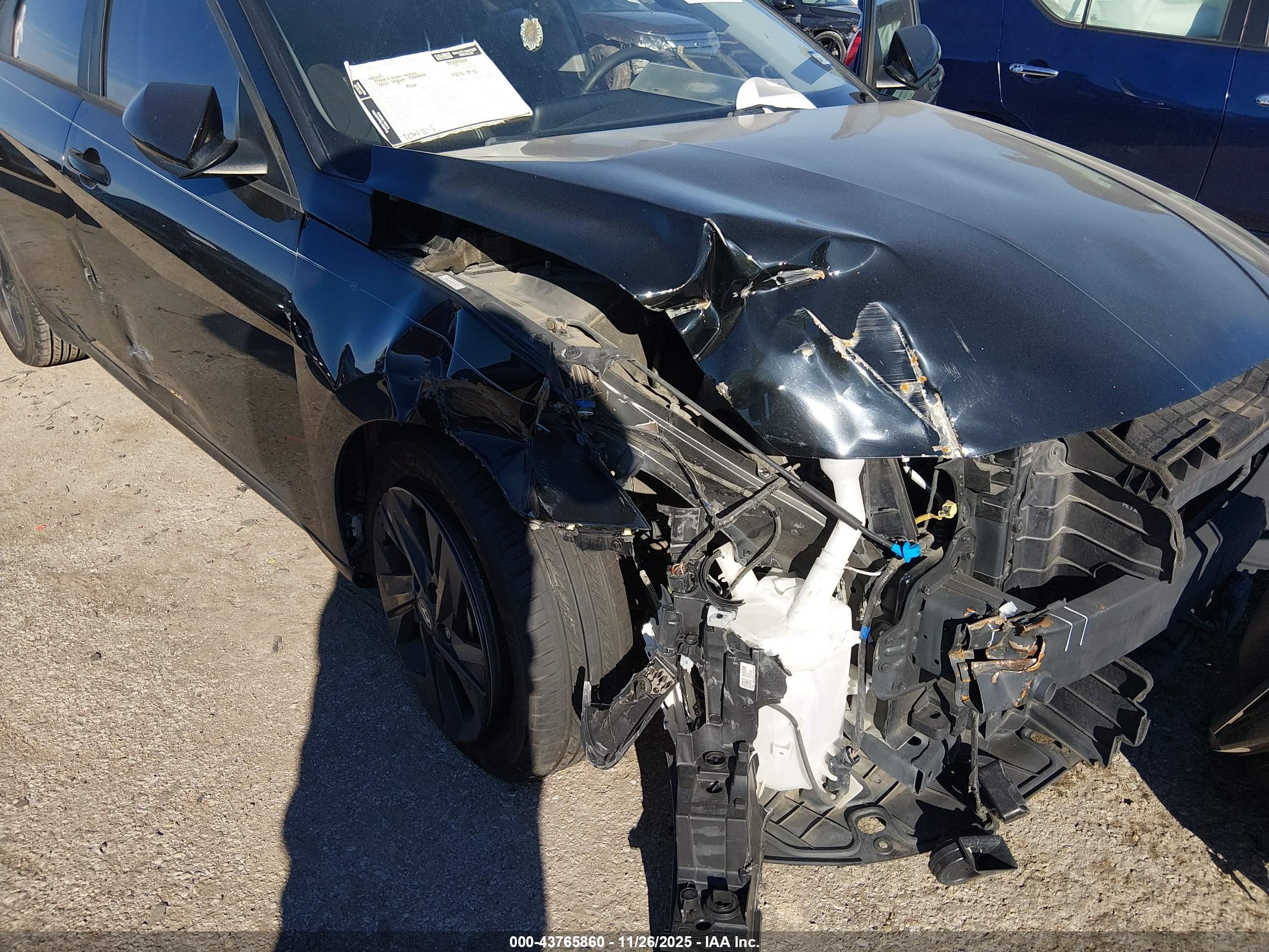 HYUNDAI ELANTRA image 6