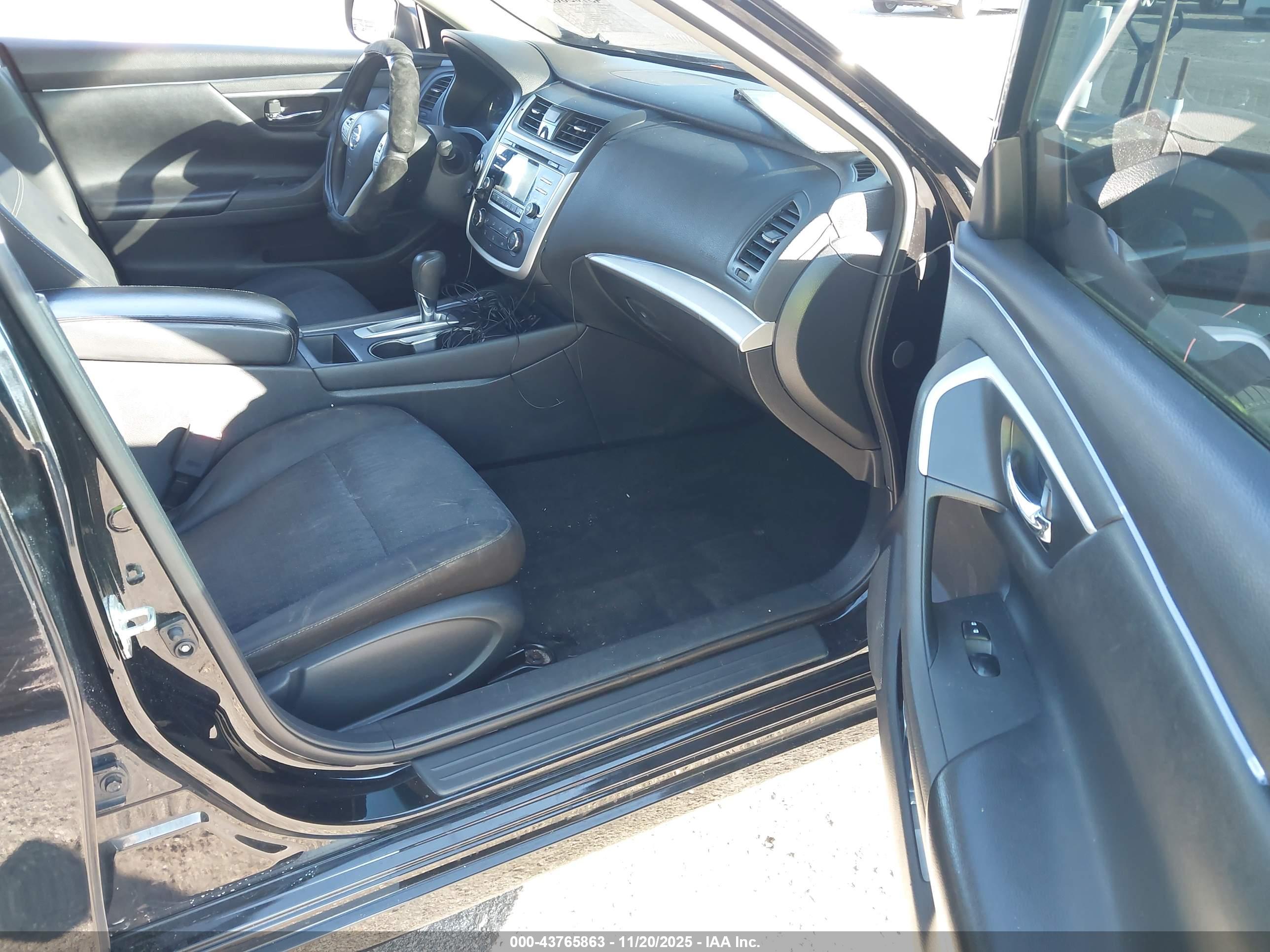 NISSAN ALTIMA image 5