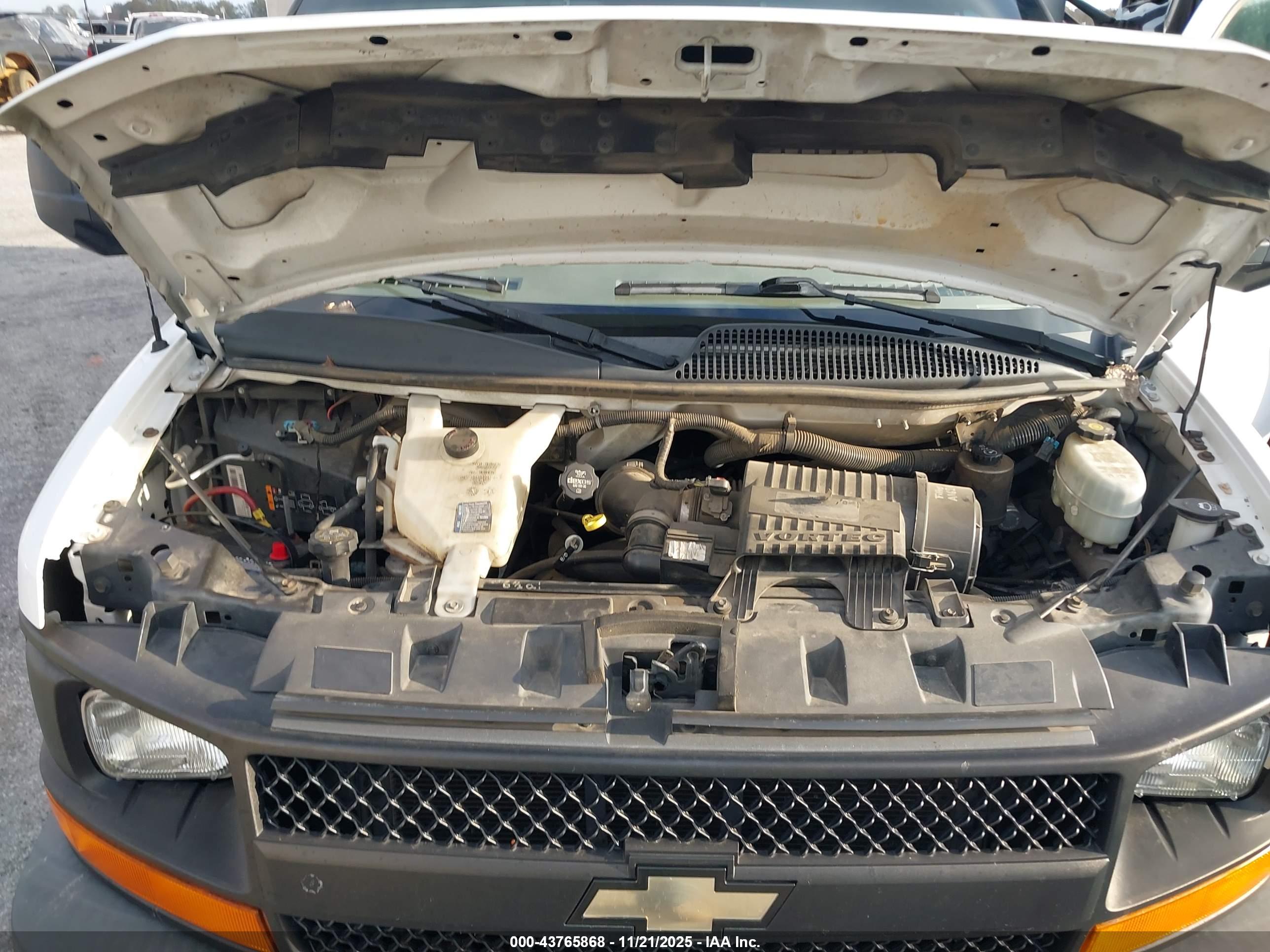 CHEVROLET EXPRESS image 10
