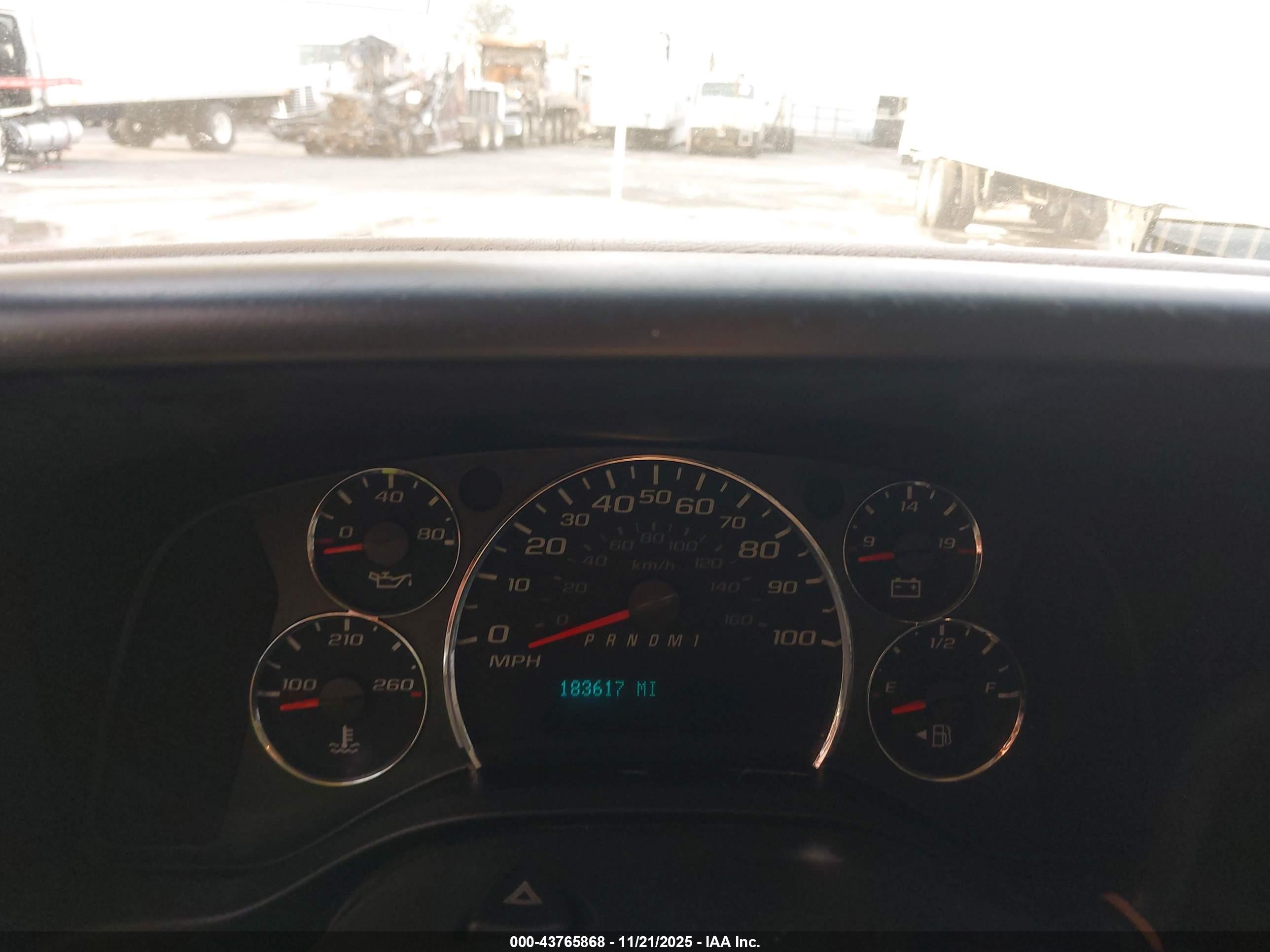 CHEVROLET EXPRESS image 6