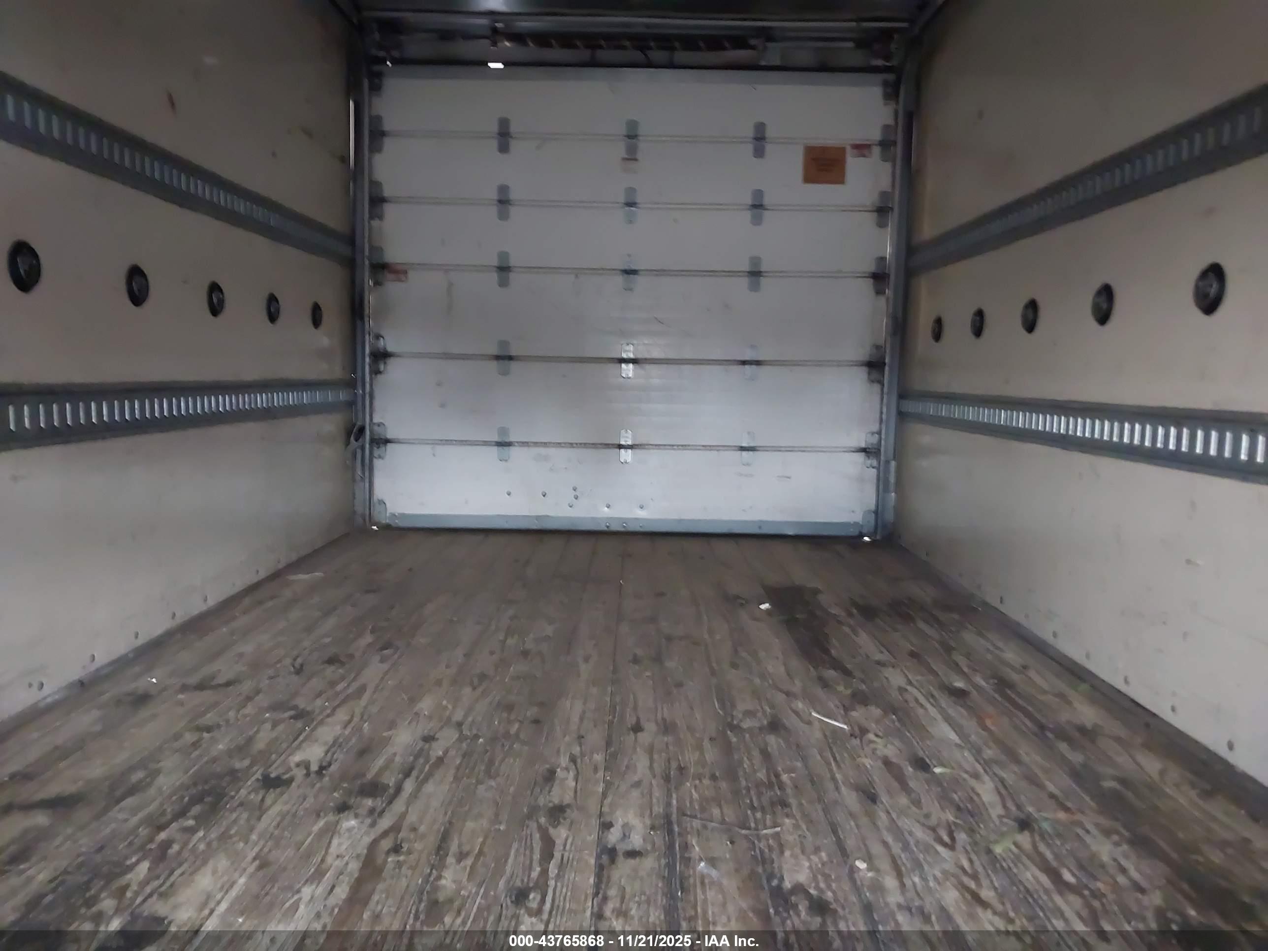CHEVROLET EXPRESS image 8