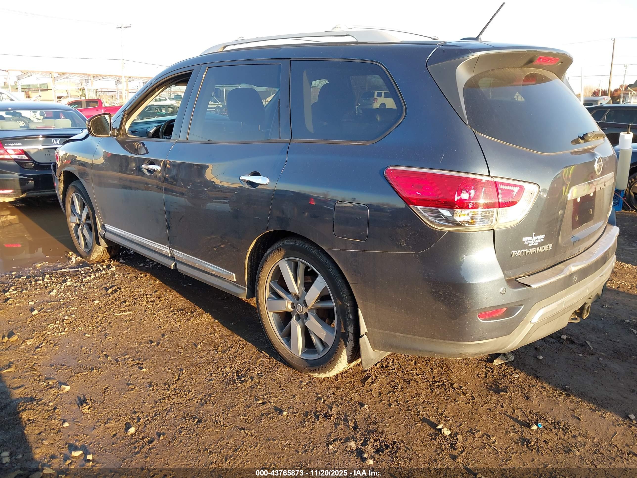 NISSAN PATHFINDER image 3