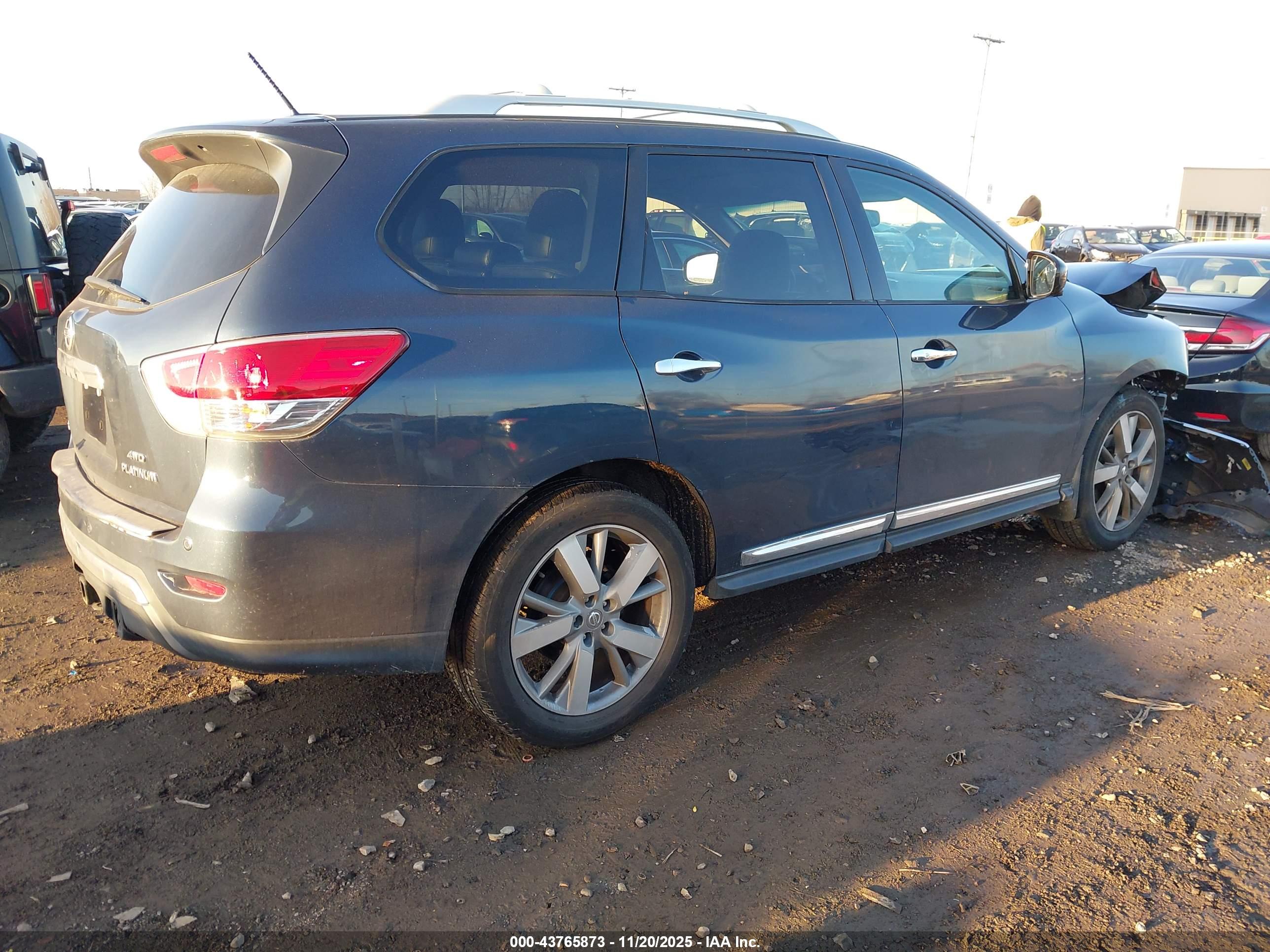 NISSAN PATHFINDER image 4