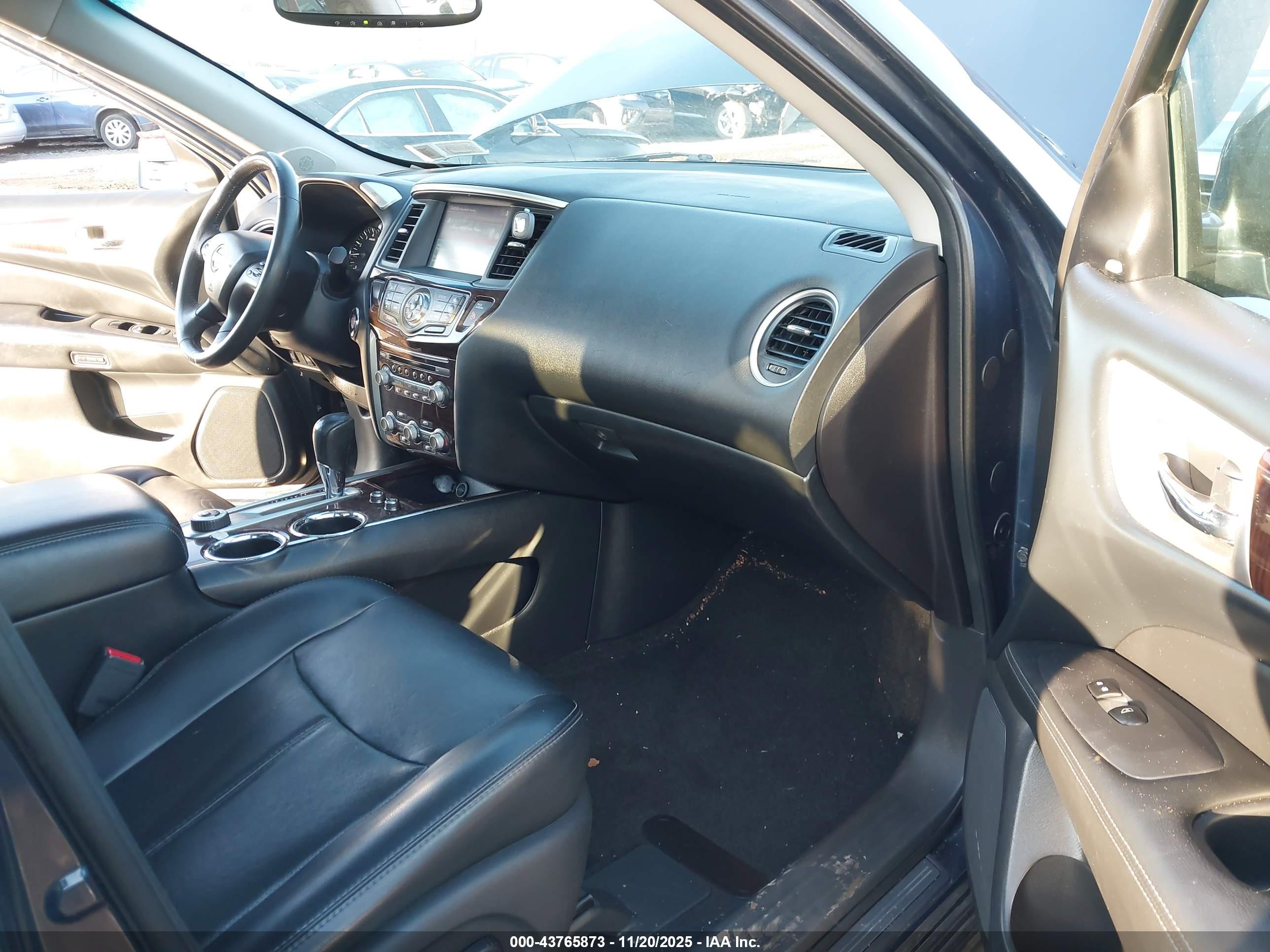 NISSAN PATHFINDER image 5