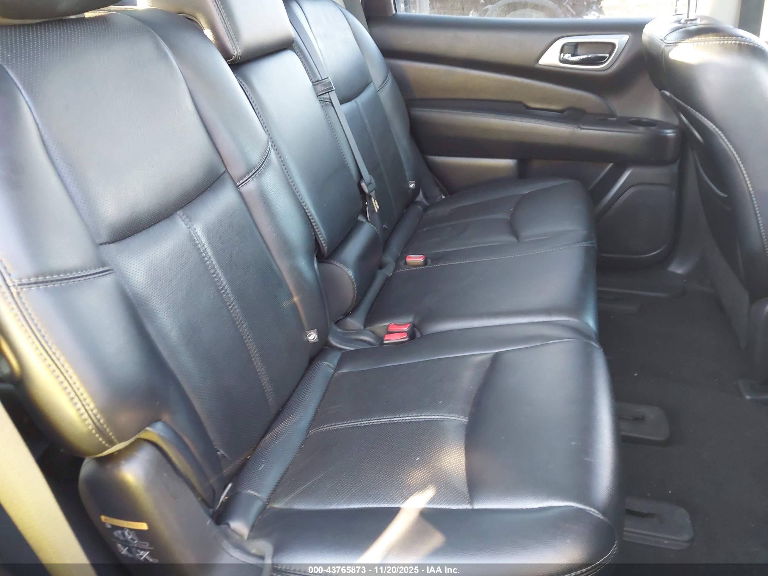 NISSAN PATHFINDER image 8