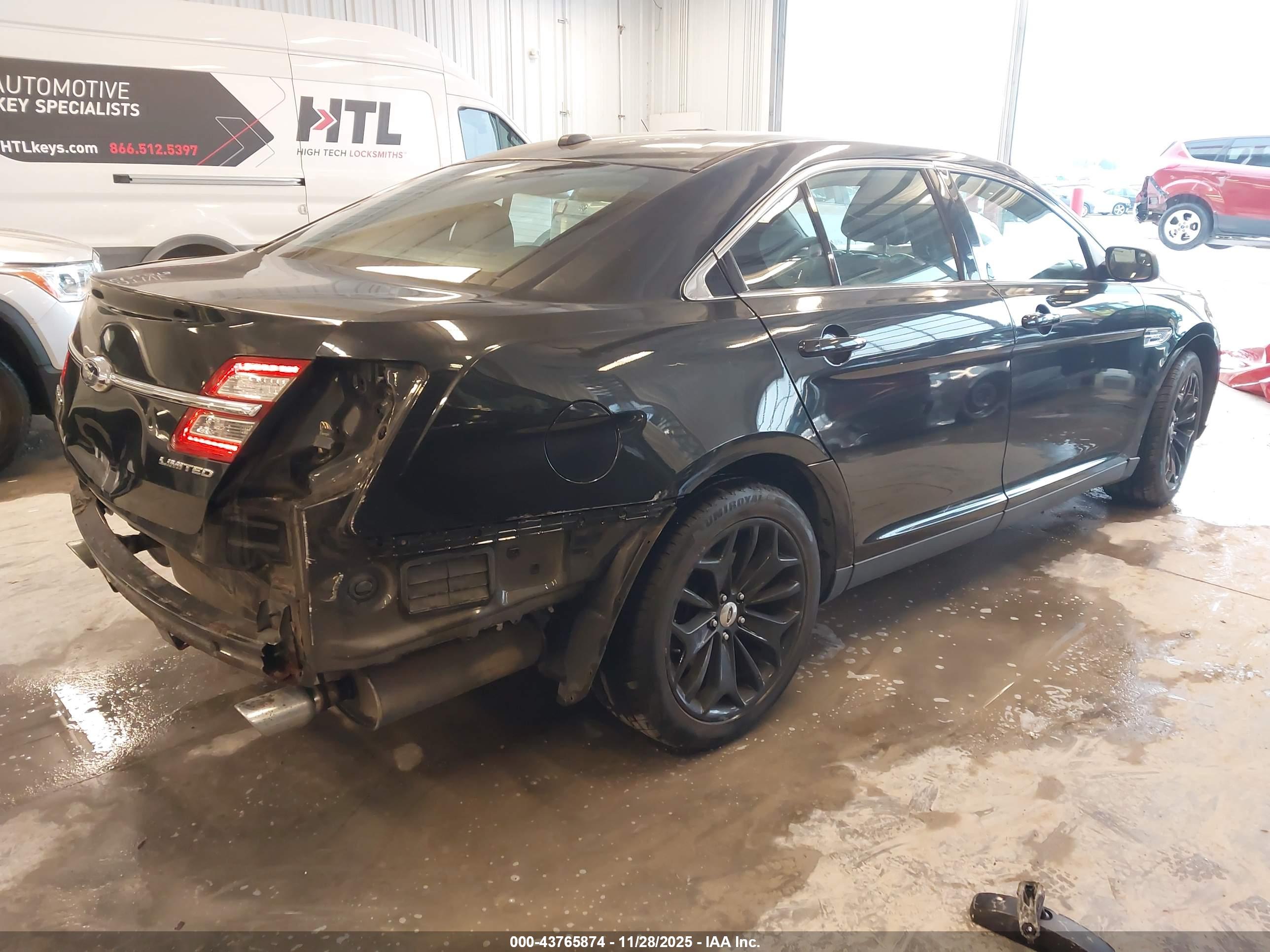 FORD TAURUS image 4