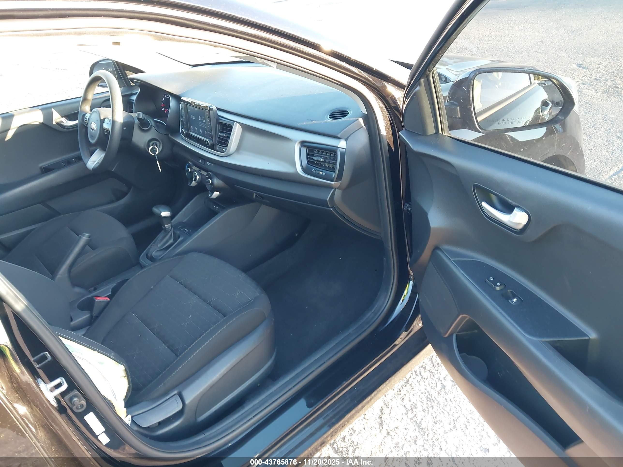 KIA RIO image 5