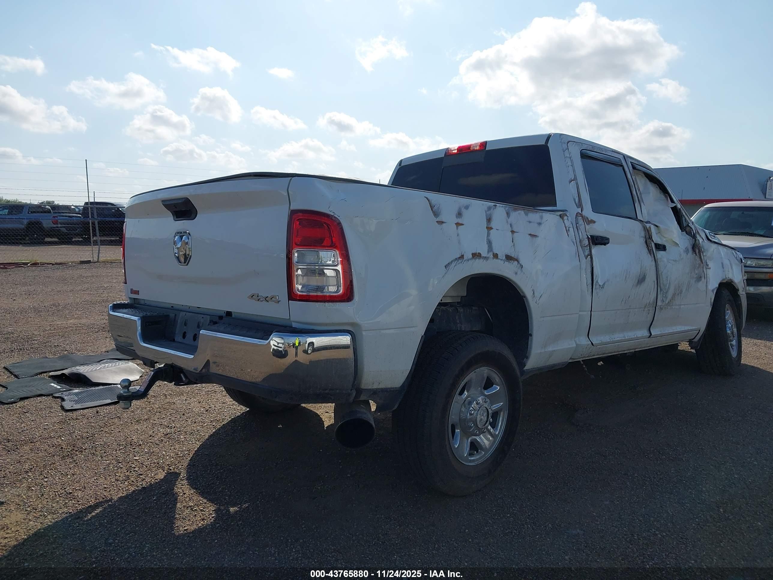 RAM 2500 image 4
