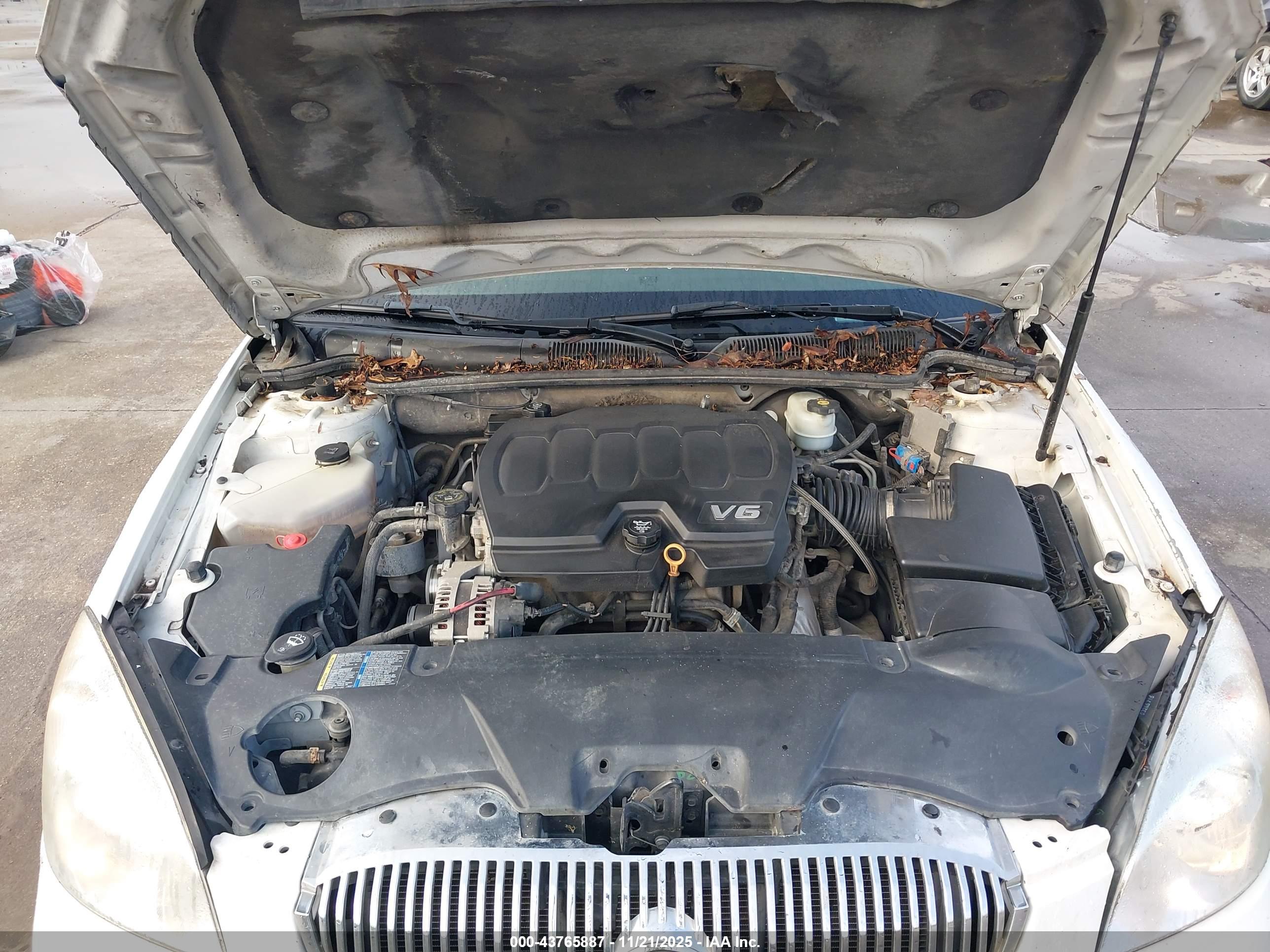 BUICK LUCERNE image 10