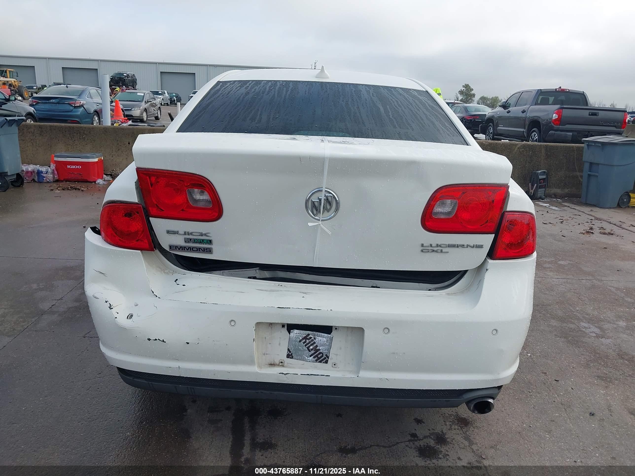 BUICK LUCERNE image 6