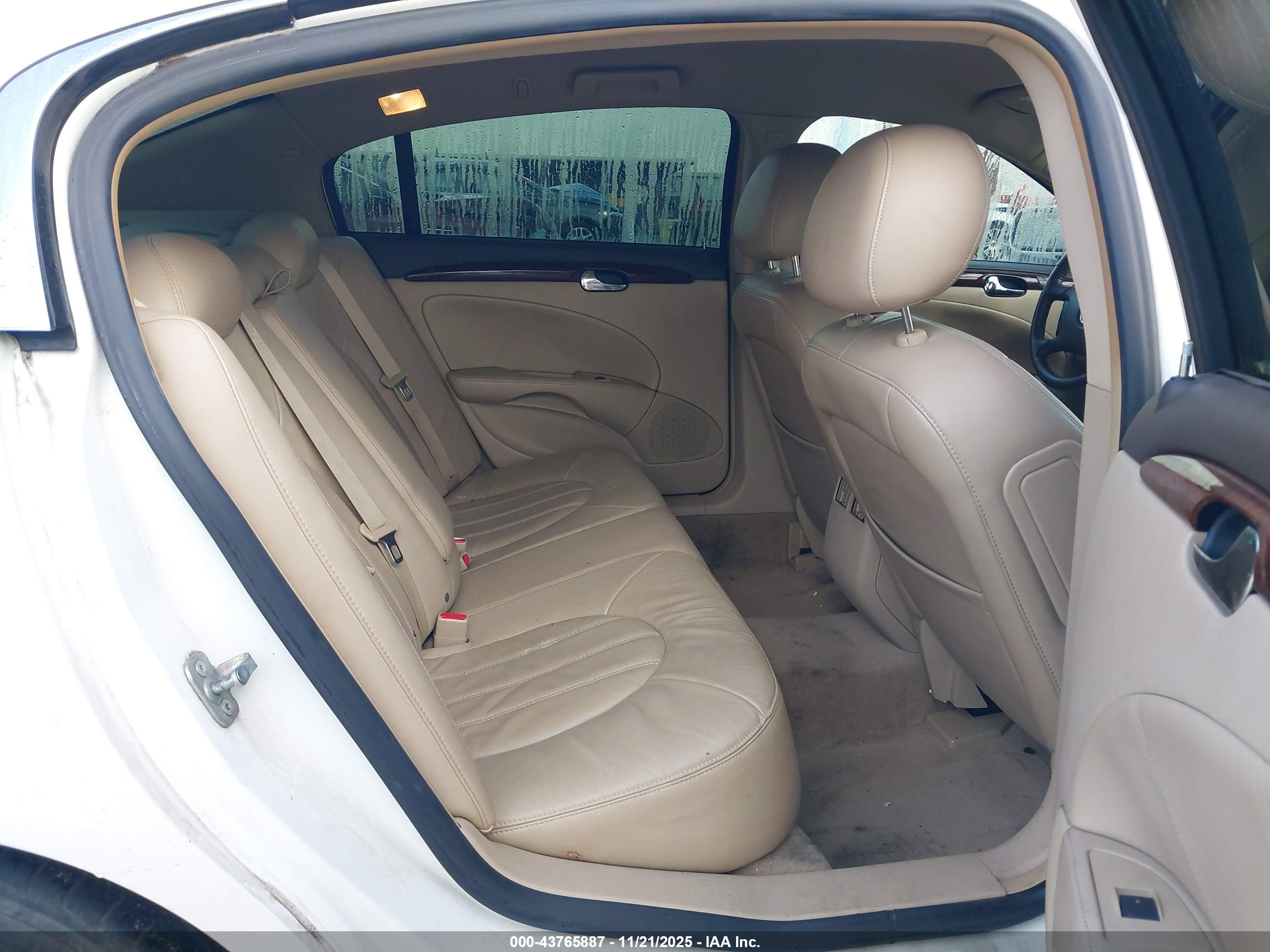 BUICK LUCERNE image 8