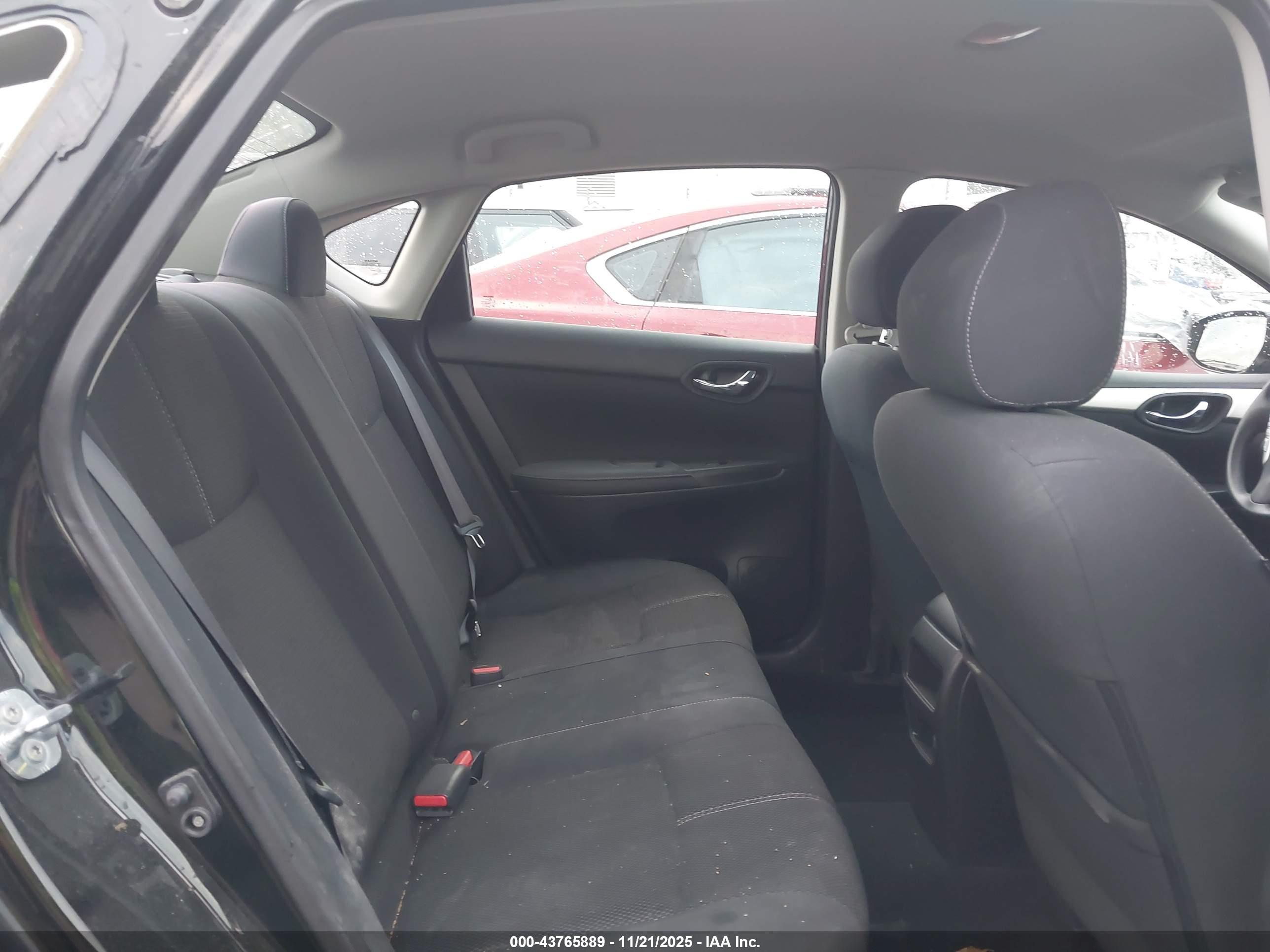 NISSAN SENTRA image 8