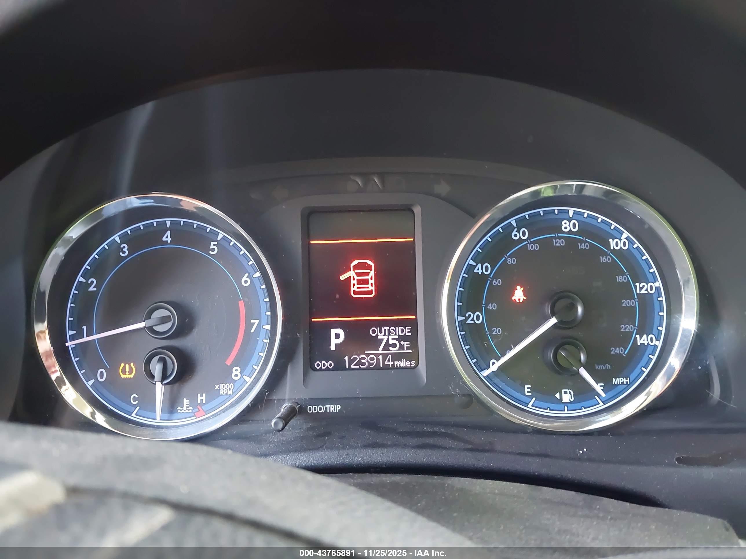 TOYOTA COROLLA image 7