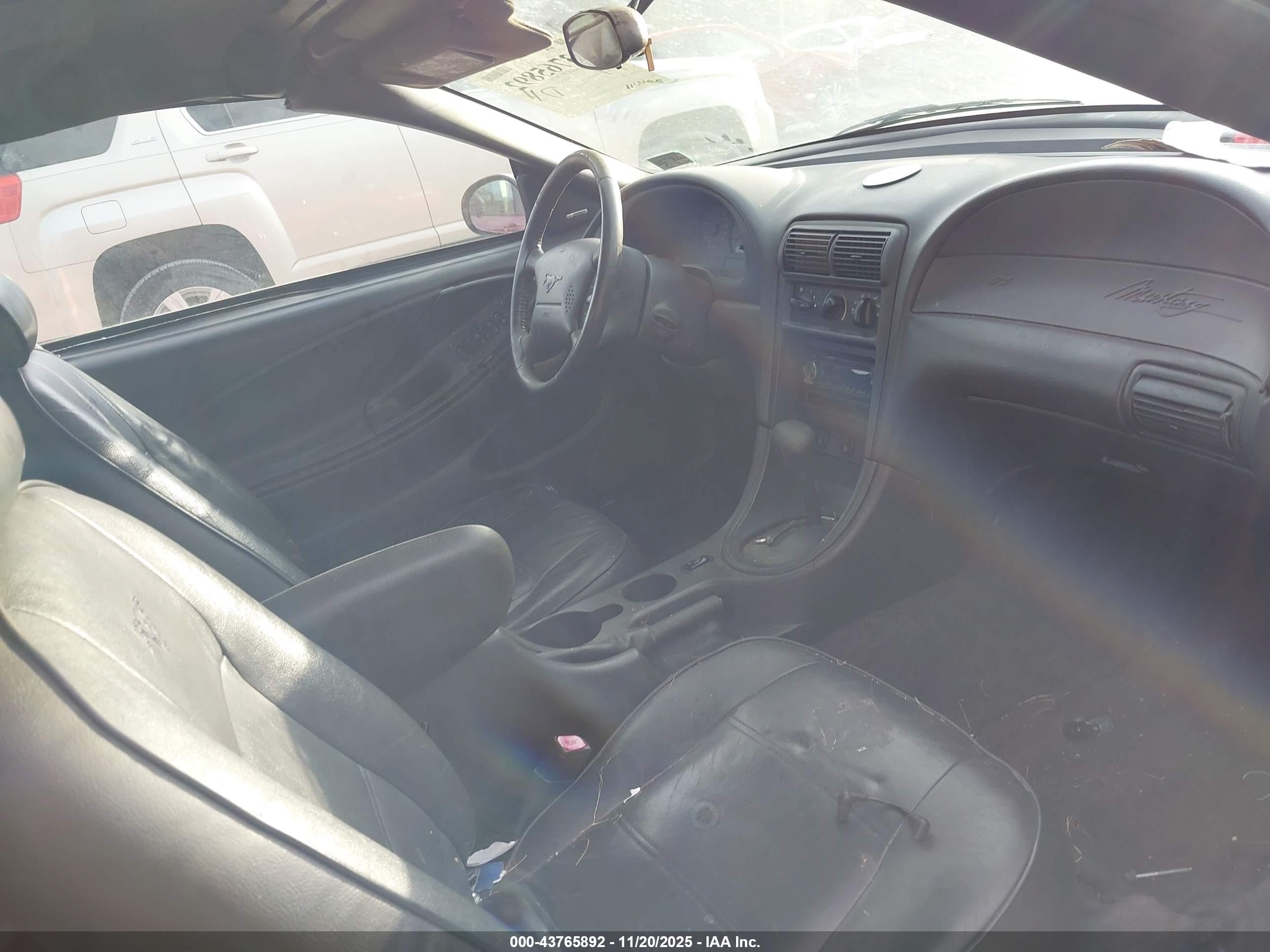 FORD MUSTANG image 5