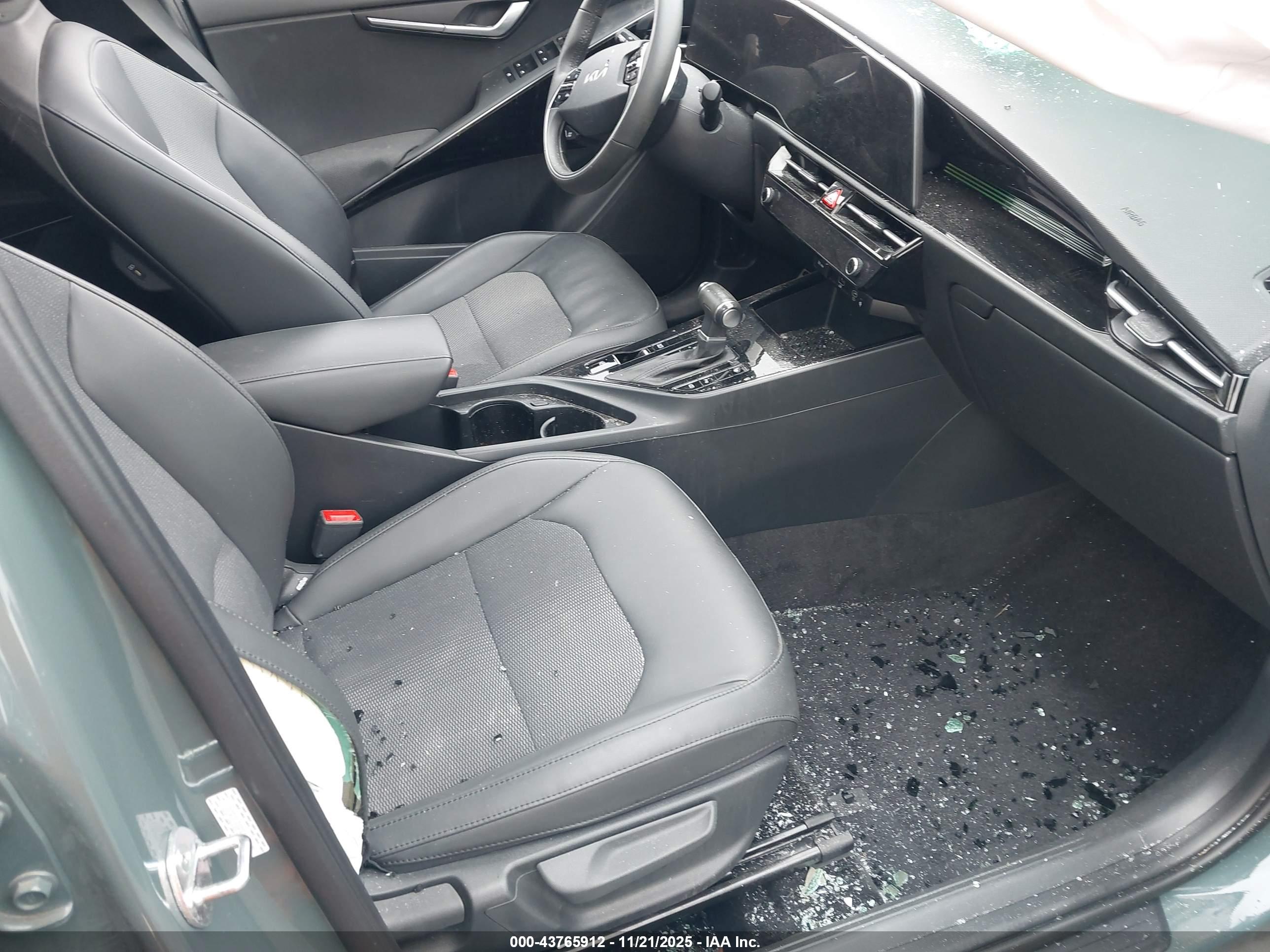 KIA NIRO image 5