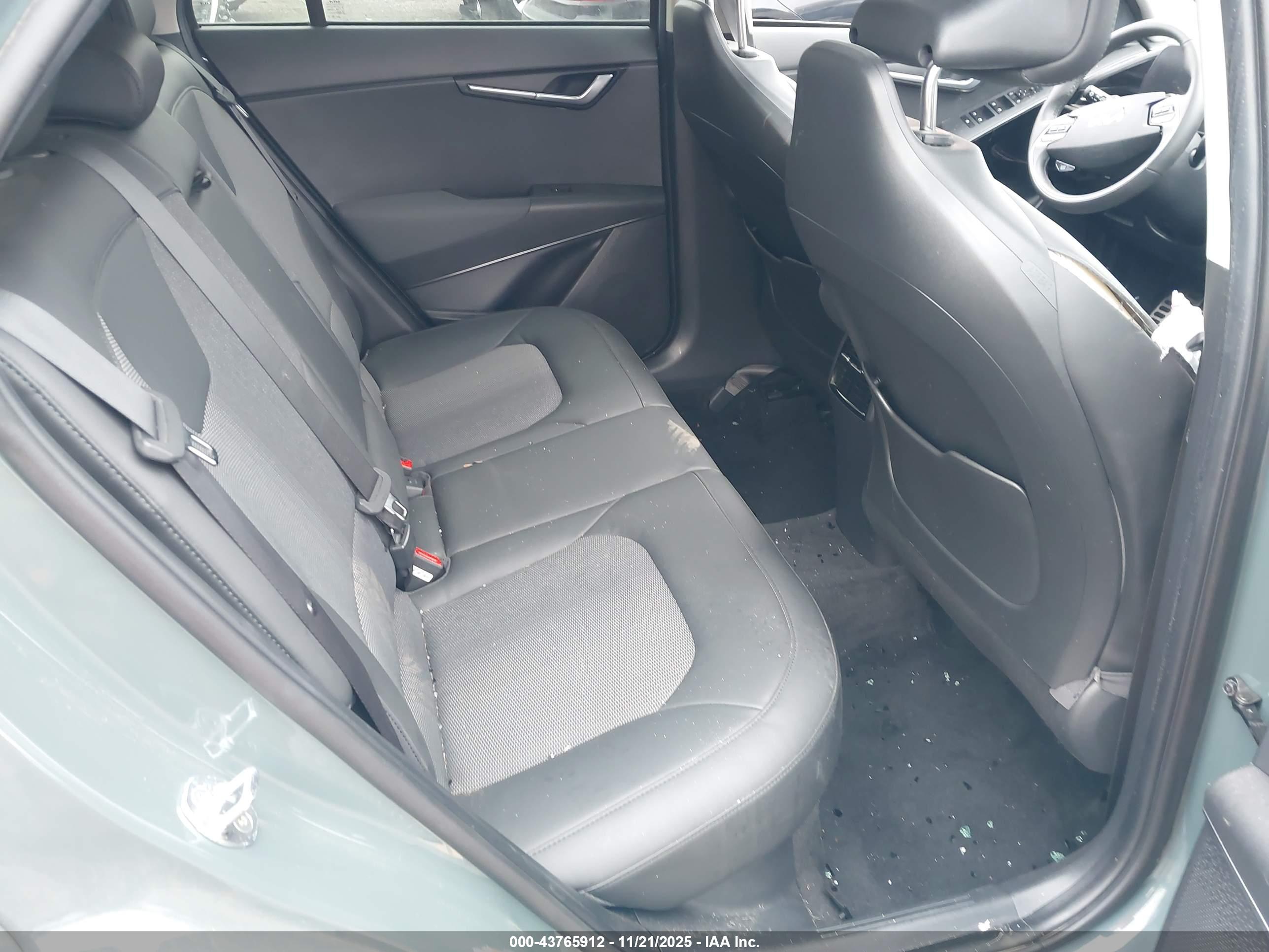 KIA NIRO image 8
