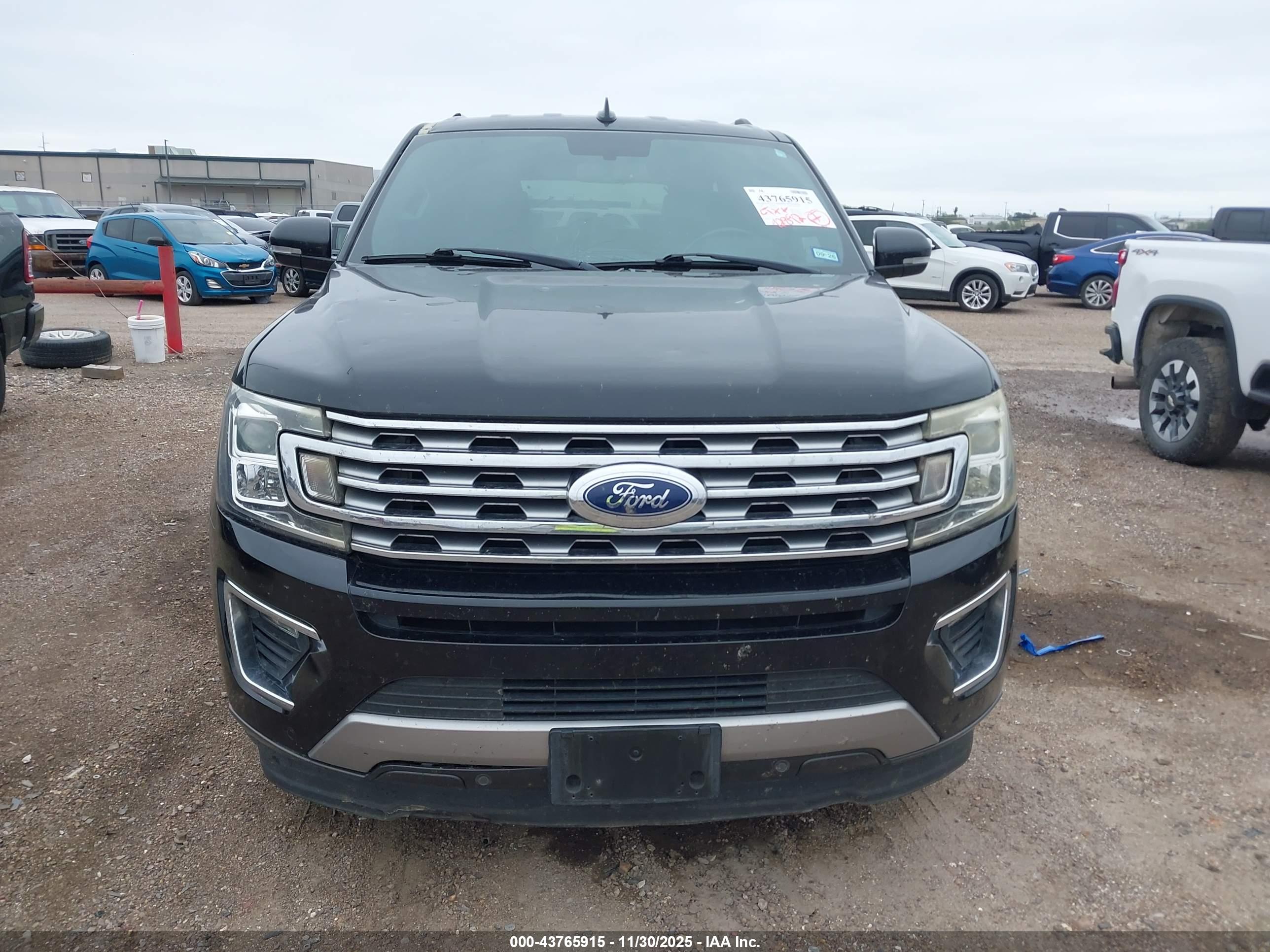 FORD EXPEDITION image 6