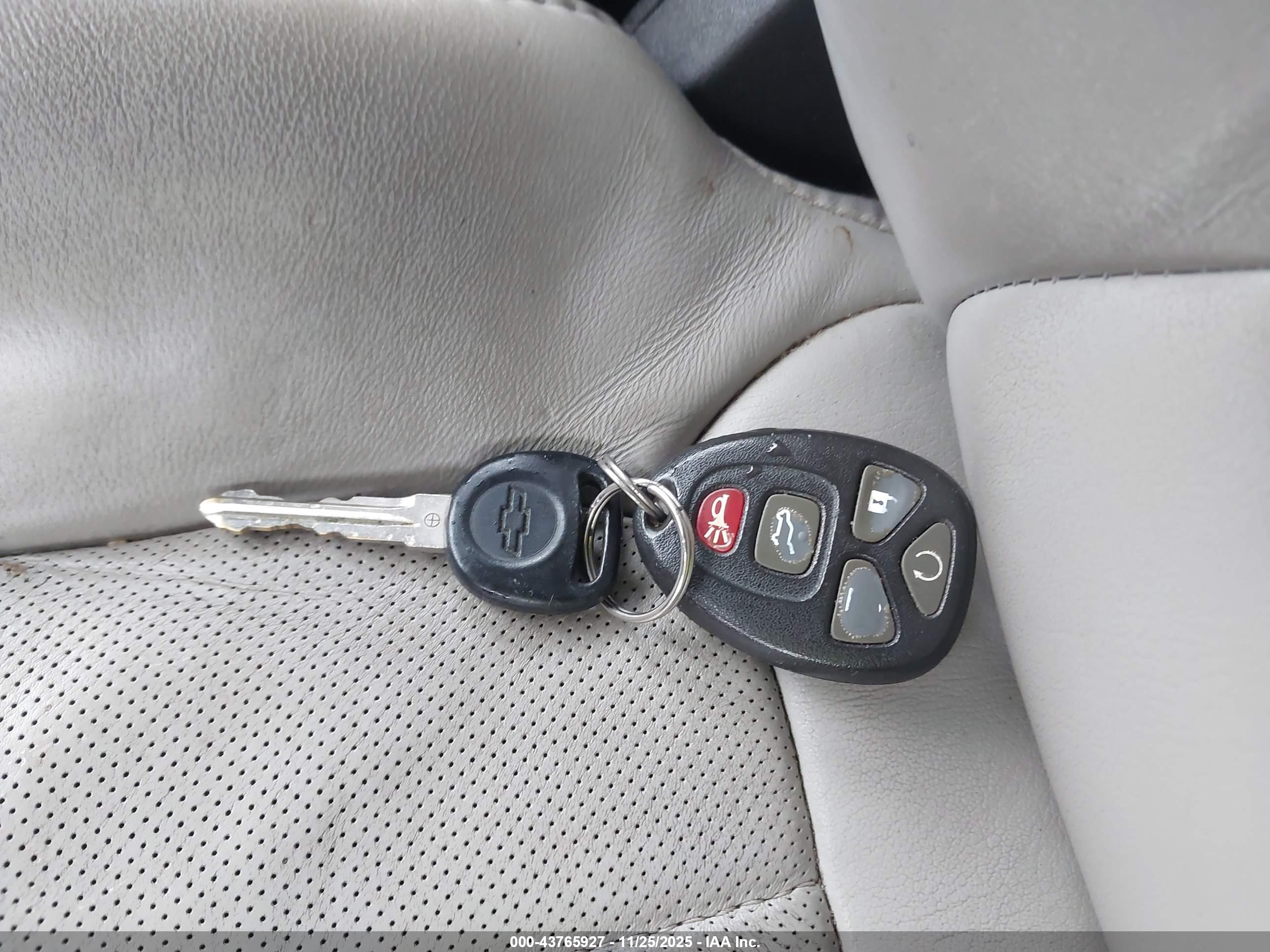 CHEVROLET TRAVERSE image 11