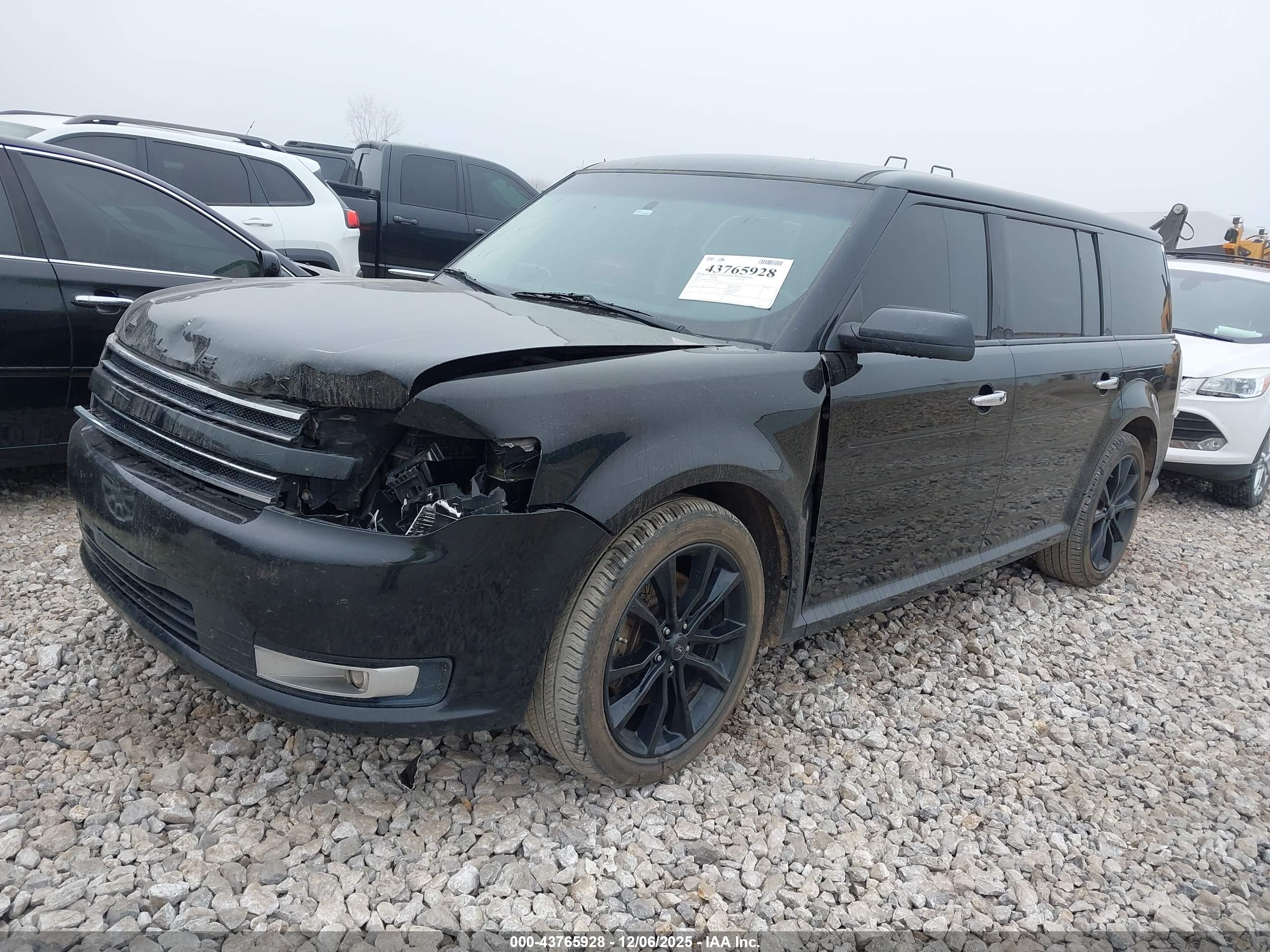 FORD FLEX image 2