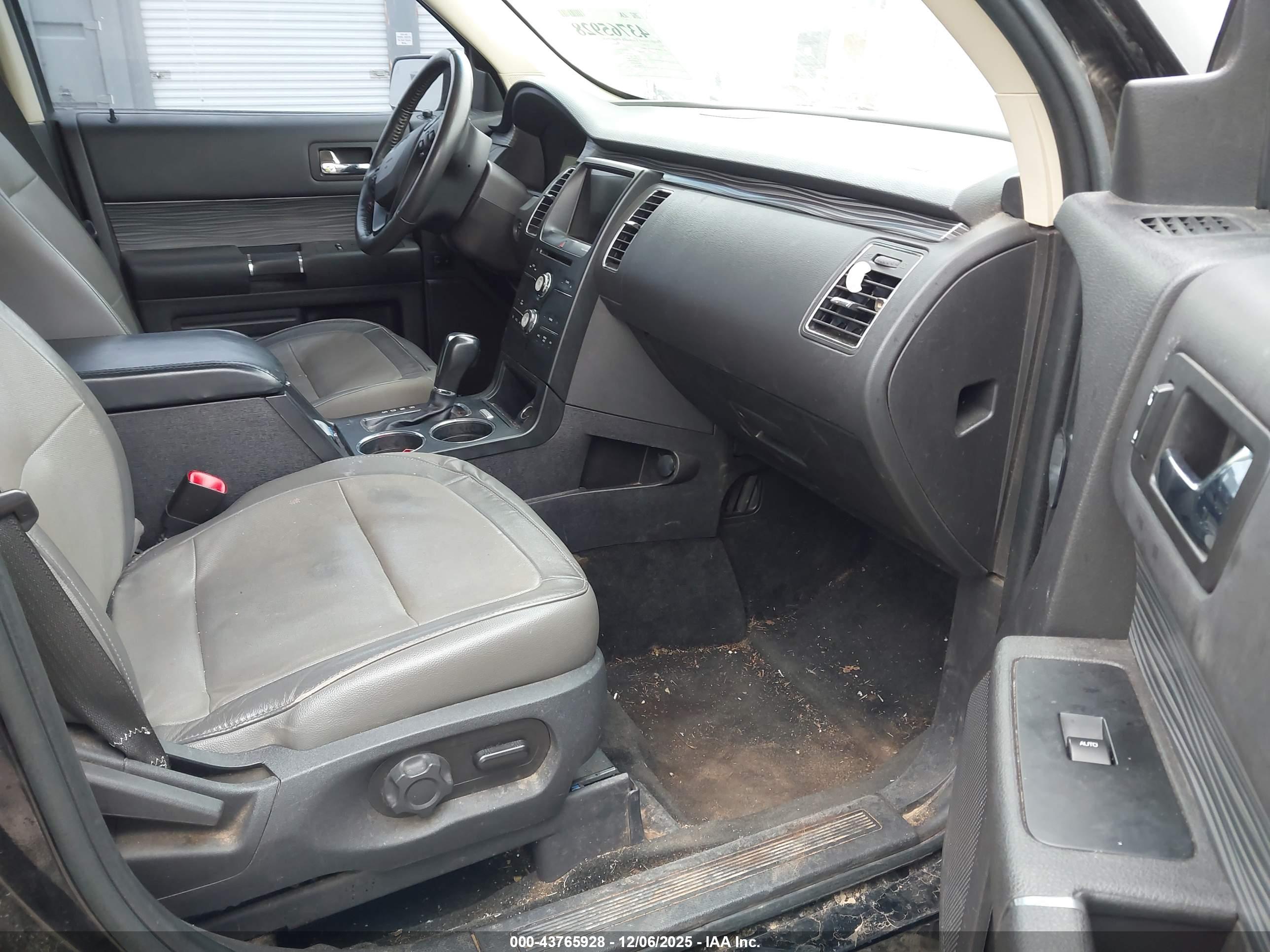 FORD FLEX image 5